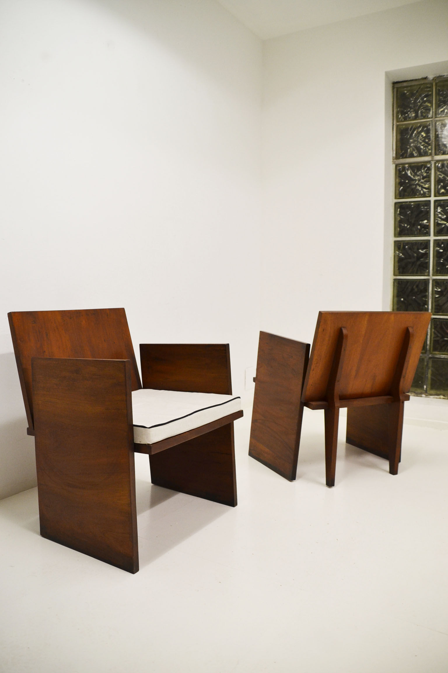 Paire de fauteuils moderniste acajou 1920/30
