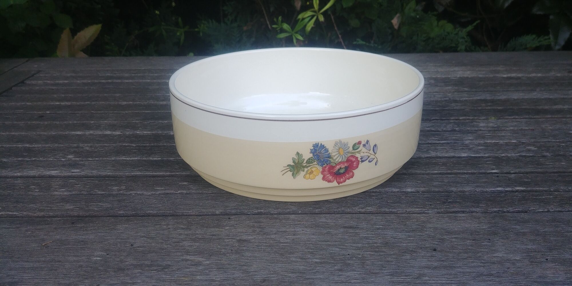 Porcelain salad bowl/serving dish from Villeroy & Boch mettlach model 1584