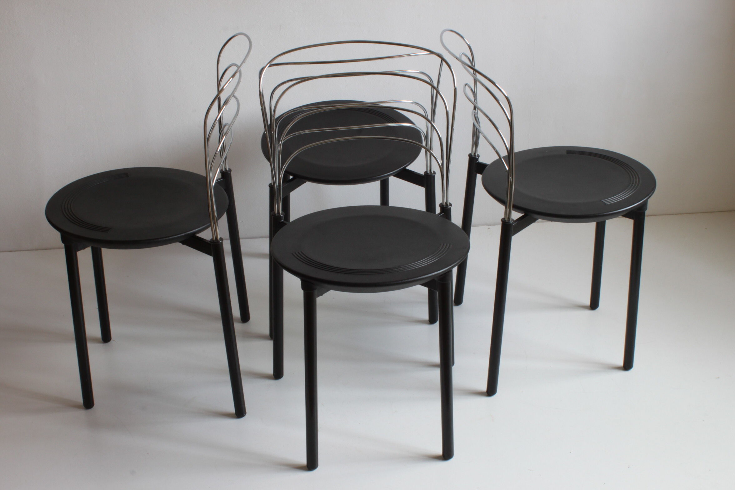 Steel wire and foam "Delfina" dining chairs by Giuseppe Raimondi for Tetide Italy, 1987.