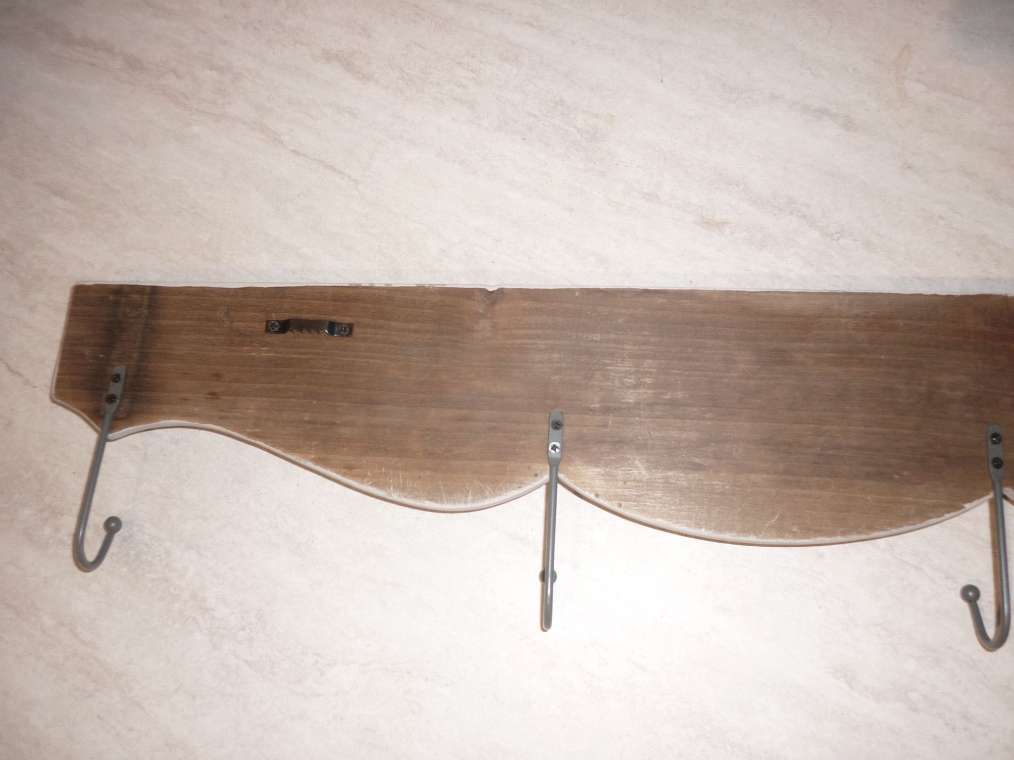 Porte manteaux en bois 4 patères fleurs gris