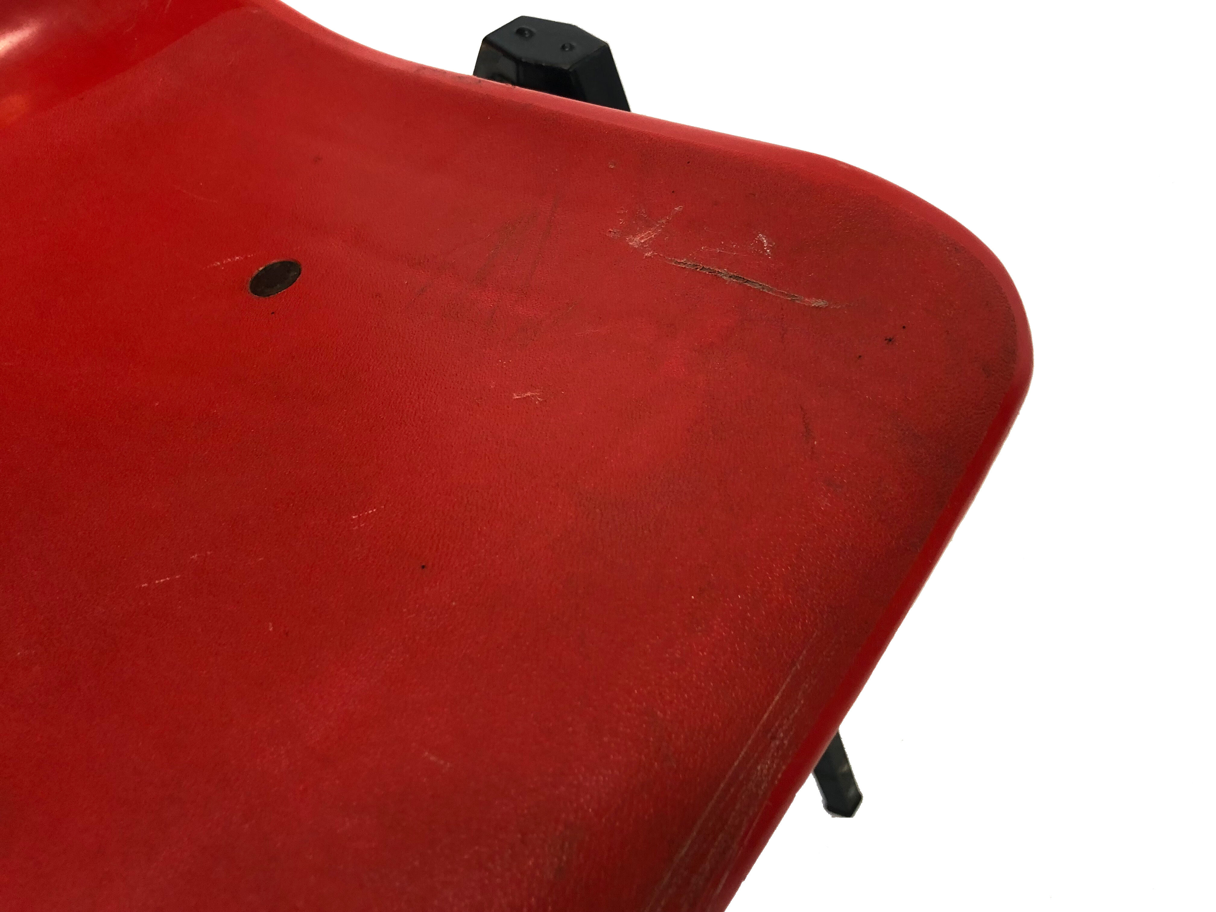 Chaise galvanitas vintage avec pieds compas