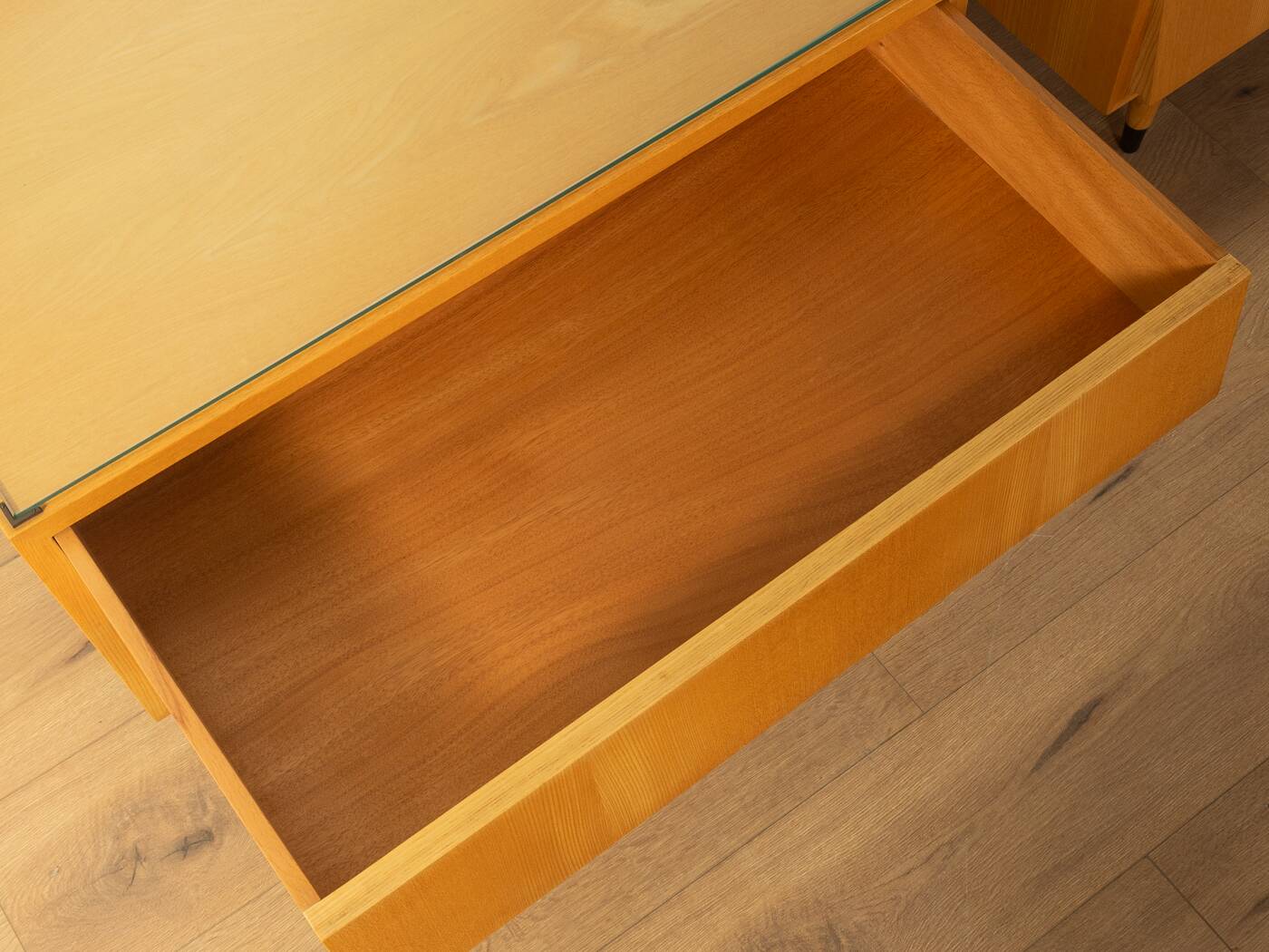Elegant bedside tables from the 1950s, IDEE Möbel series by Erich Stratmann for Oldenburger Möbelwerkstätten
