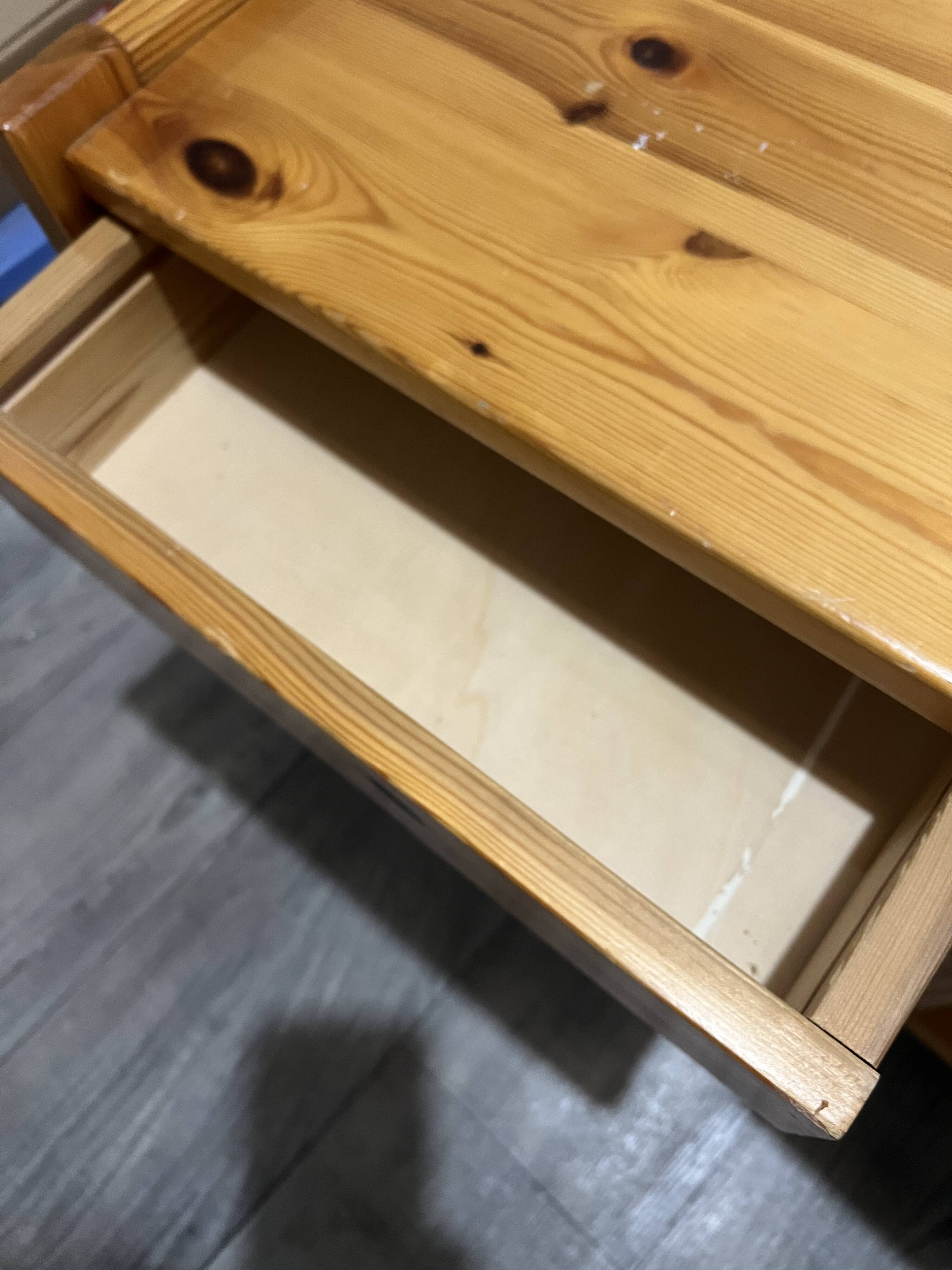 2 tables de chevet vintage en bois