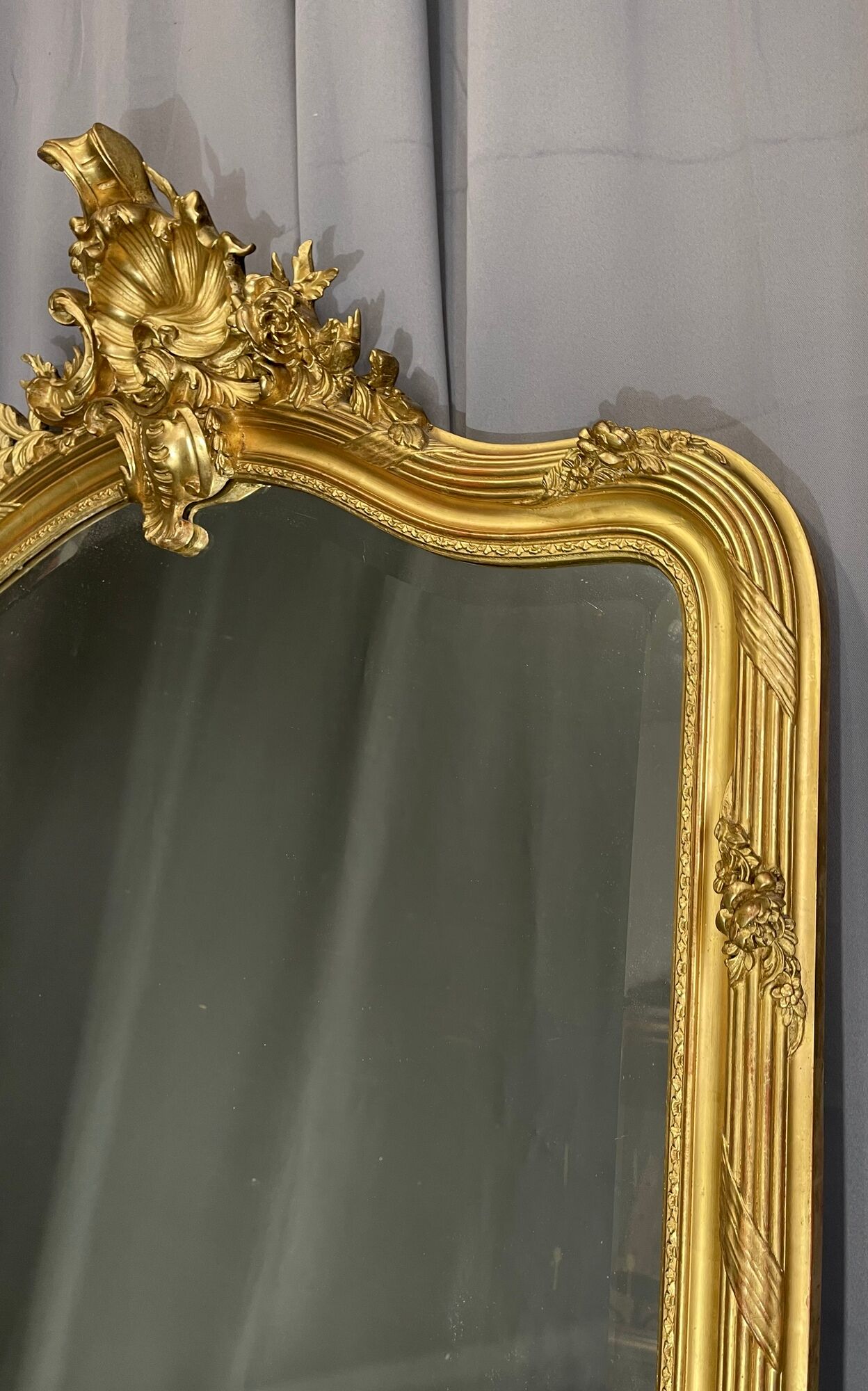 Mirror period XIXth Napoleon III, gilding gold leaf, very good condition