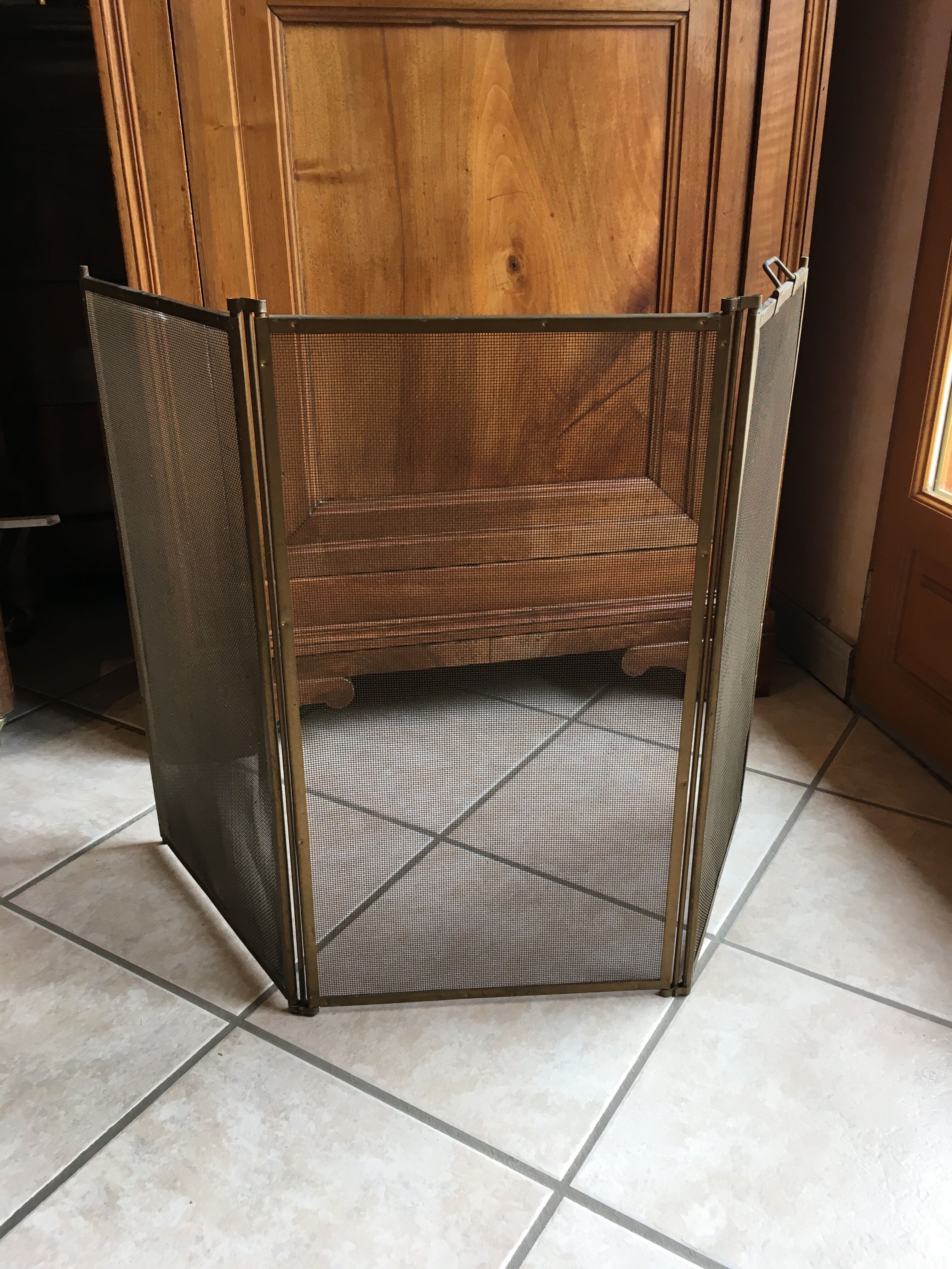 3-shuttered fire pare