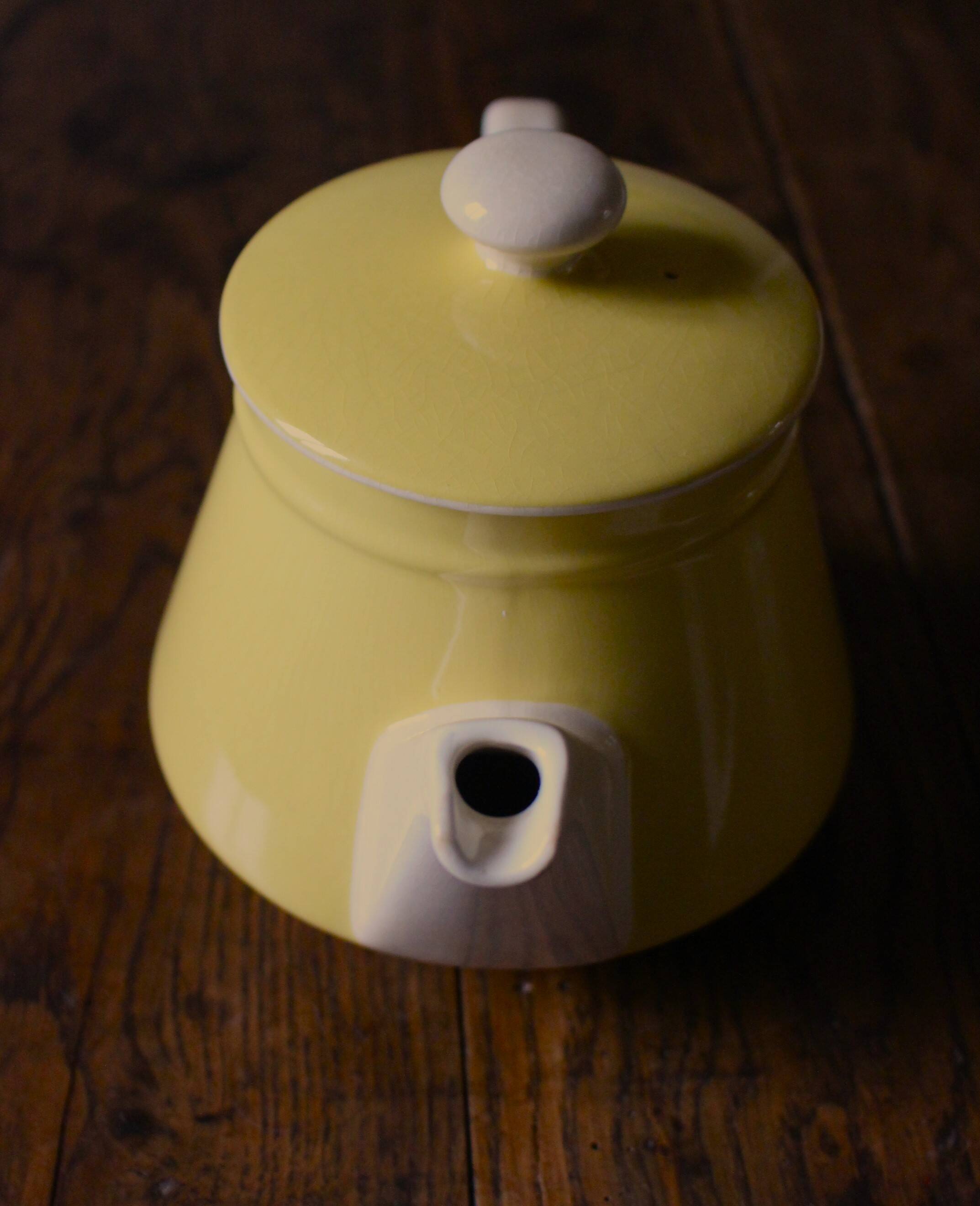 Villeroy Boch yellow earthenware teapot