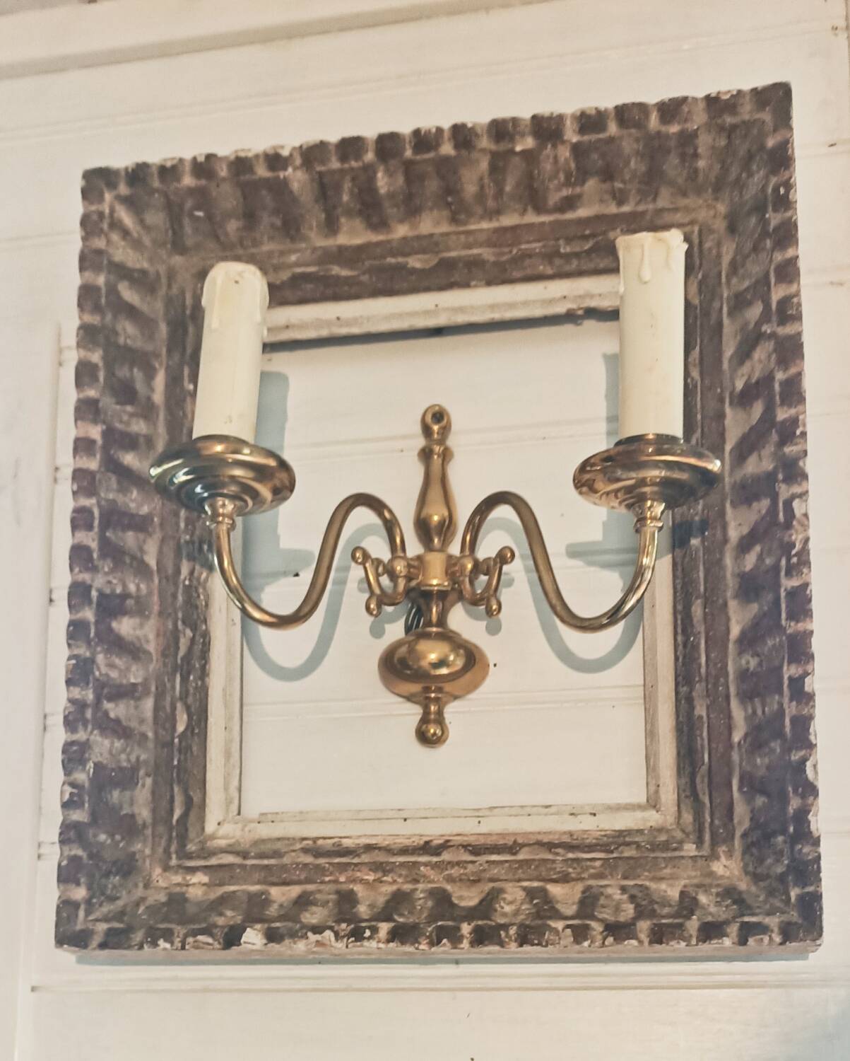 Brass wall light 2 bulbs