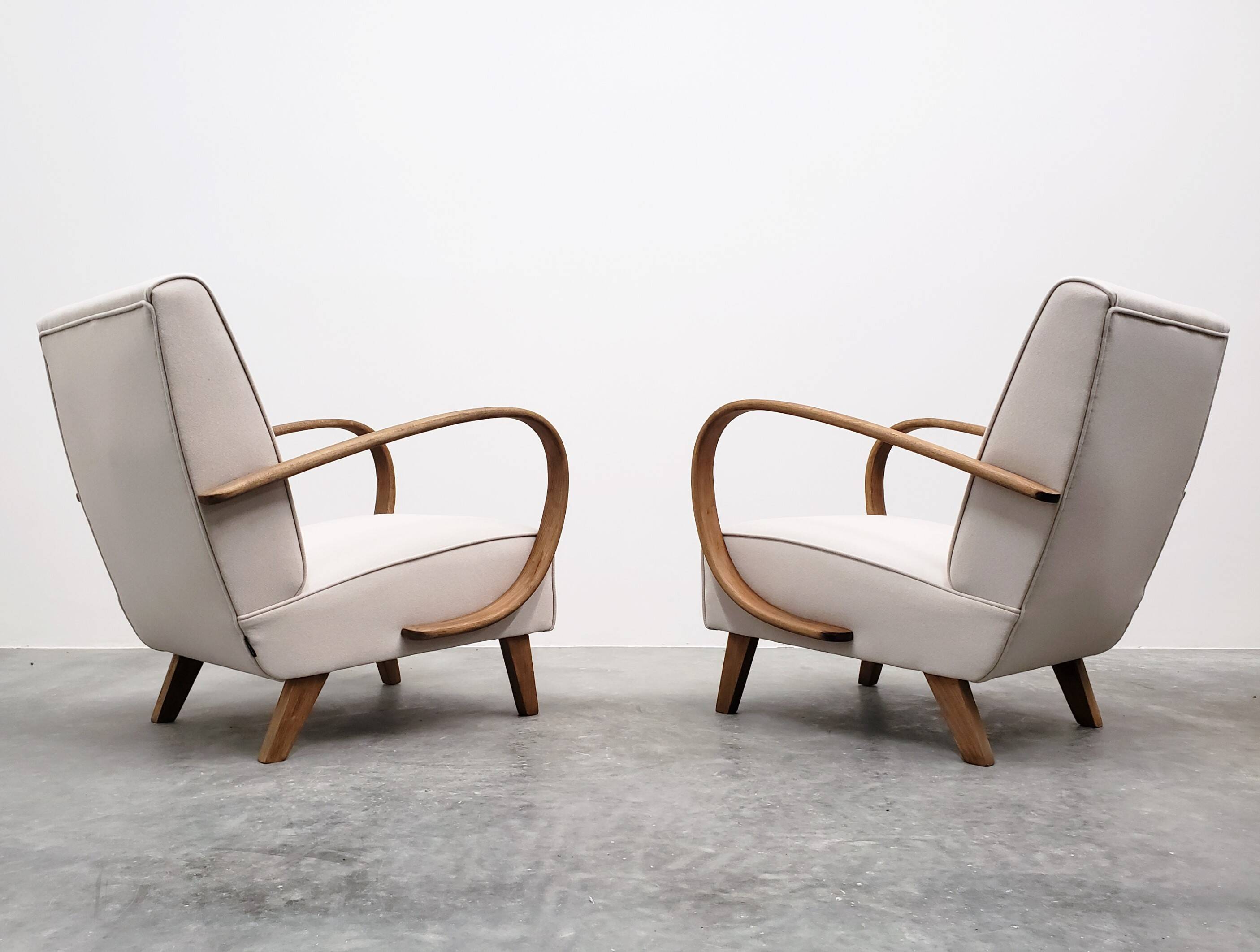 1930 Jindrich Halabala Bentwood Armchair in Beige