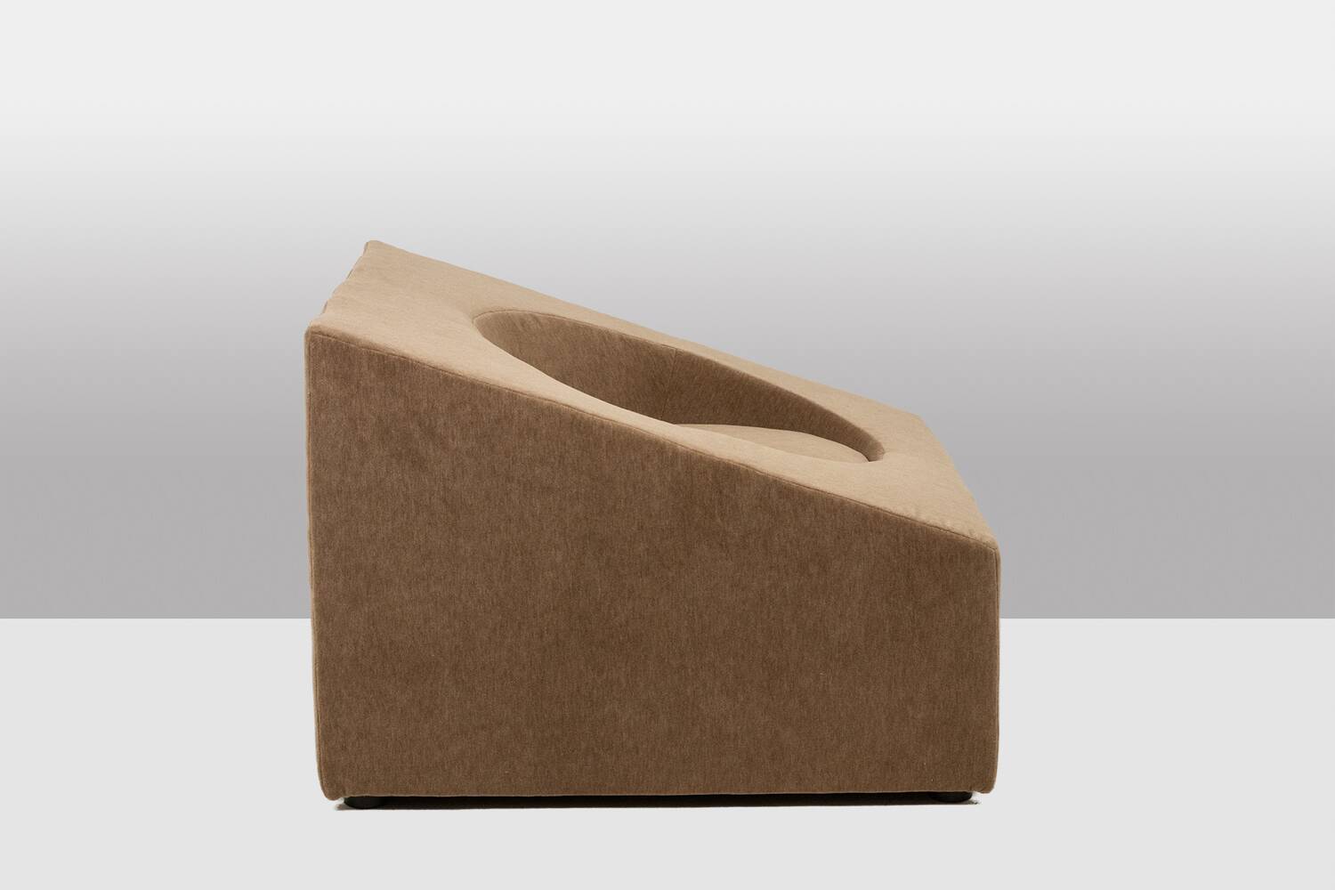 Pair of beige mohair fabric cube armchairs. Contemporary.