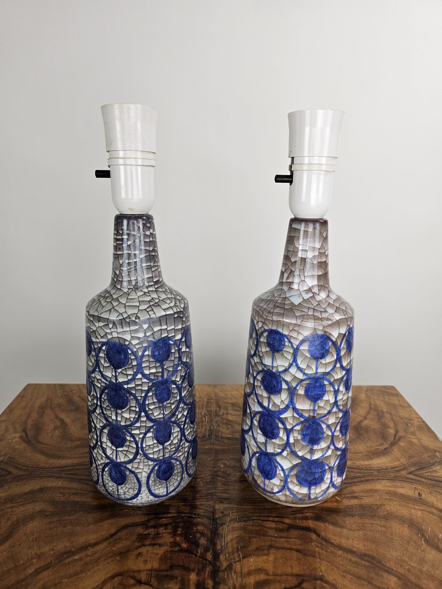 Marianne Starck. Set of 2 table lamps Bornholm pottery by Michael Andersen, Denmark, Persian crackle glaze, 1960s.