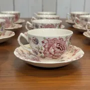 Coffee and tea service for 12 people in English porcelain by Johnson Bros.