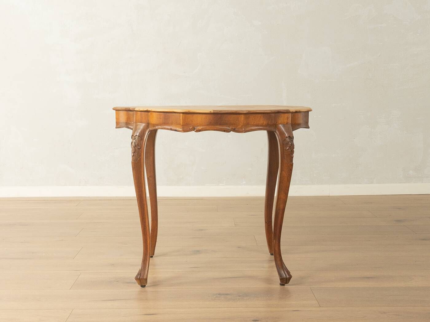 Table d'appoint baroque datant d'environ 1790
