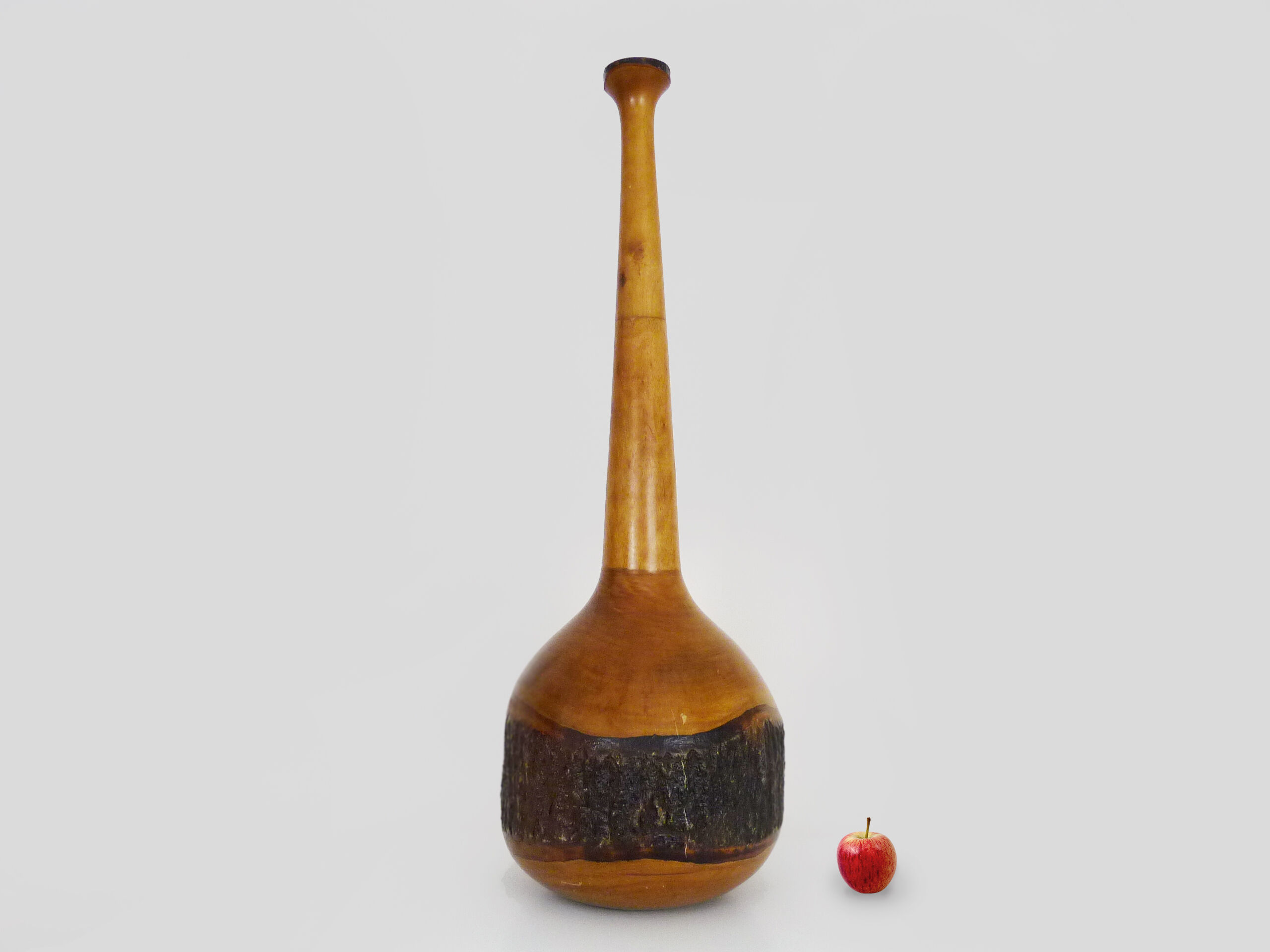 Jacaranda wood vase from the 80s