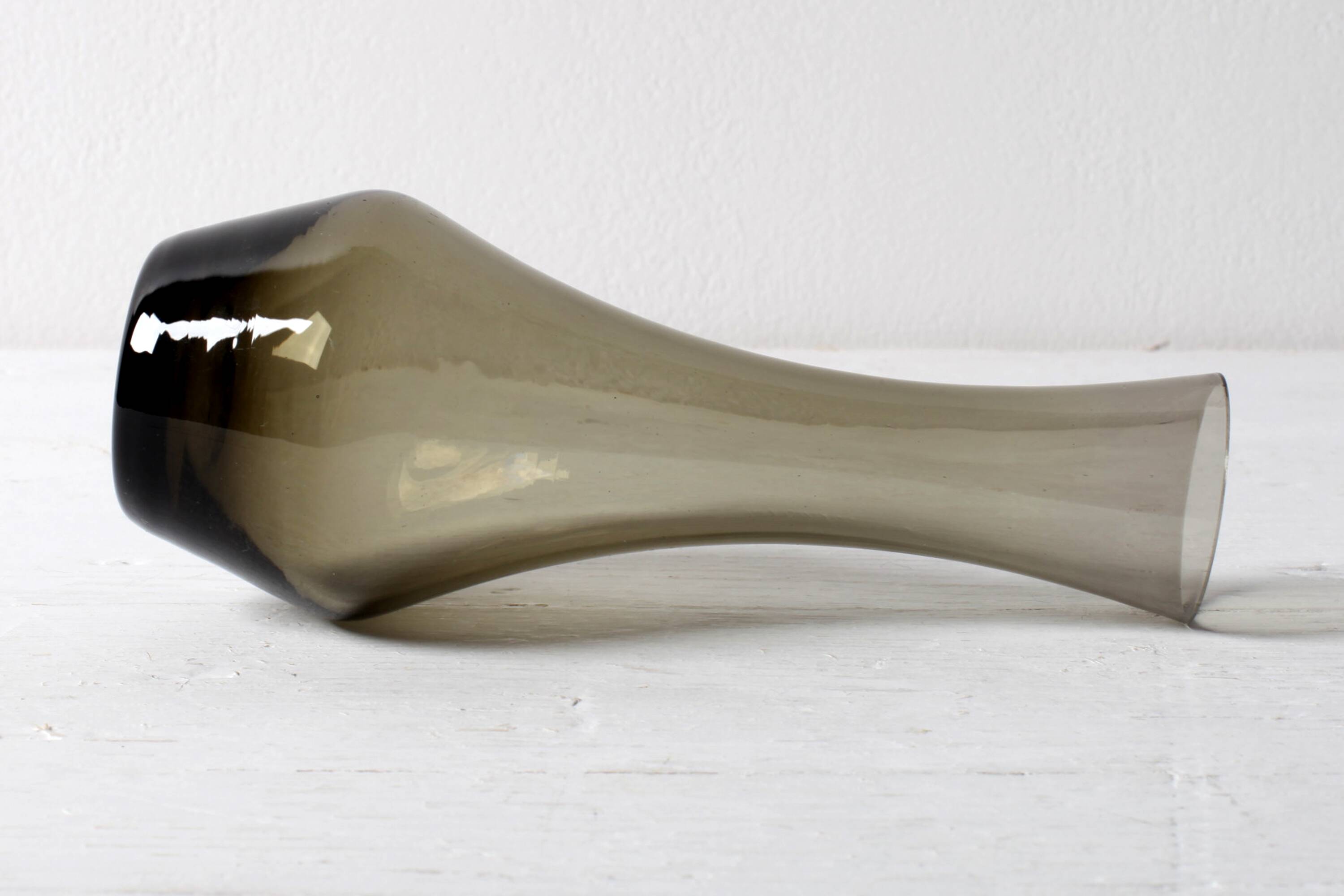 Small Vintage Swedish Art Glass Vase / Elme Glasbruk / Sweden / 1980s