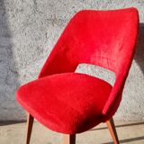 Chaise tonneau en moumoute rouge pieds compas années 60-70