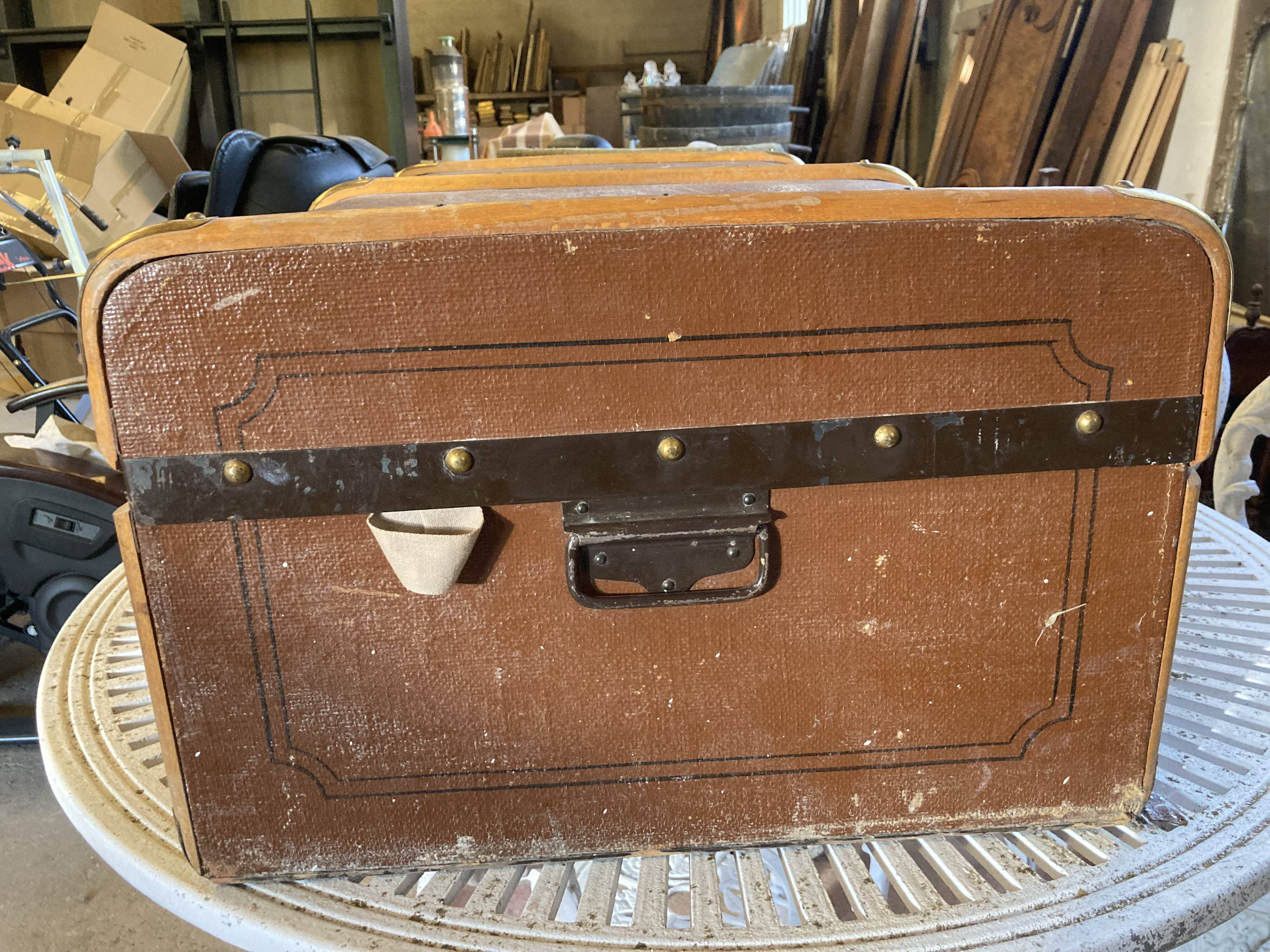 Malle de voyage ancienne bois gainé de cuir vers 1900