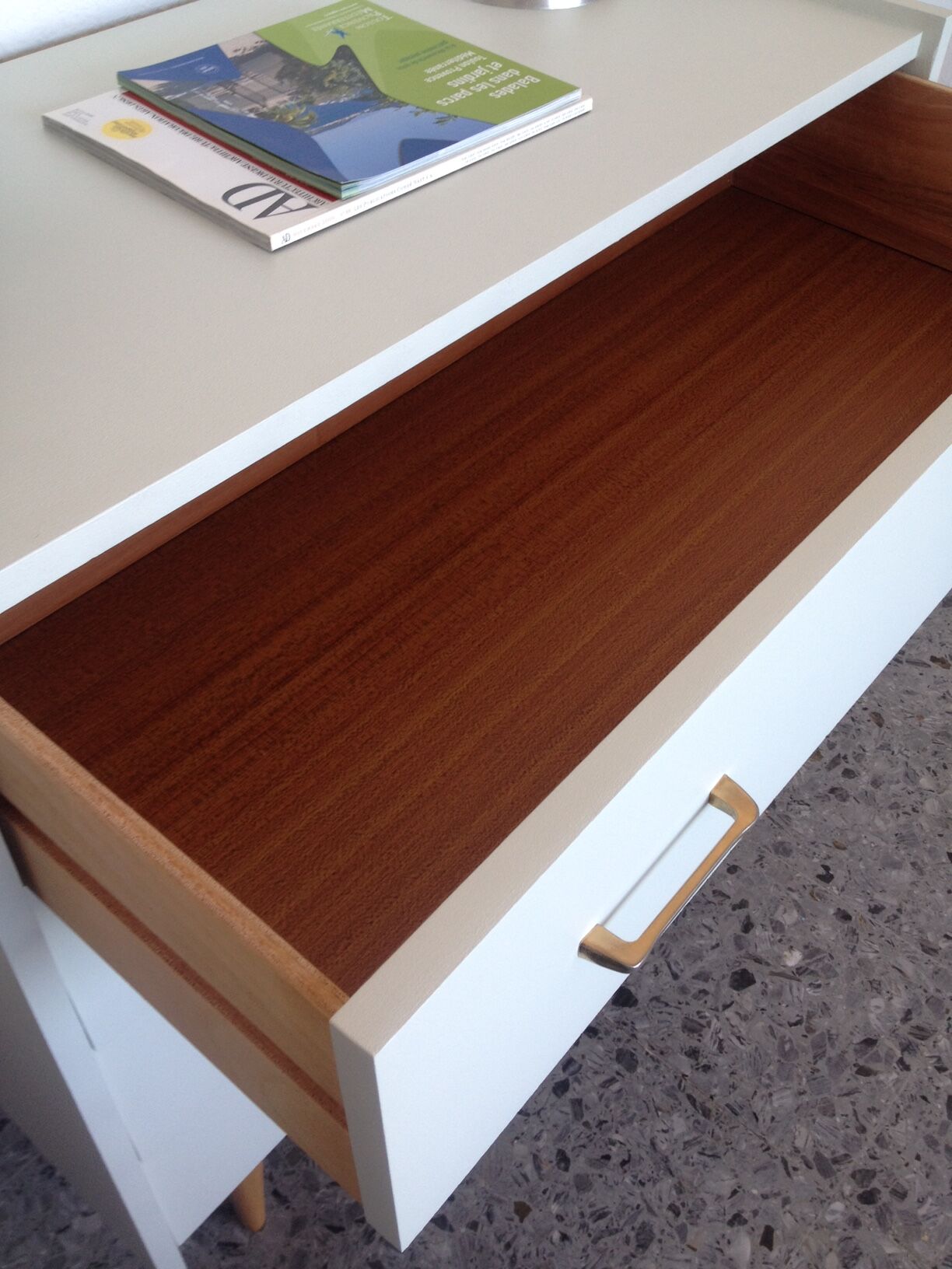 Dresser vintage tapered legs