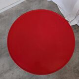 Table vintage en tulipe rouge par Meblo Yougoslavie / Table à piédestal