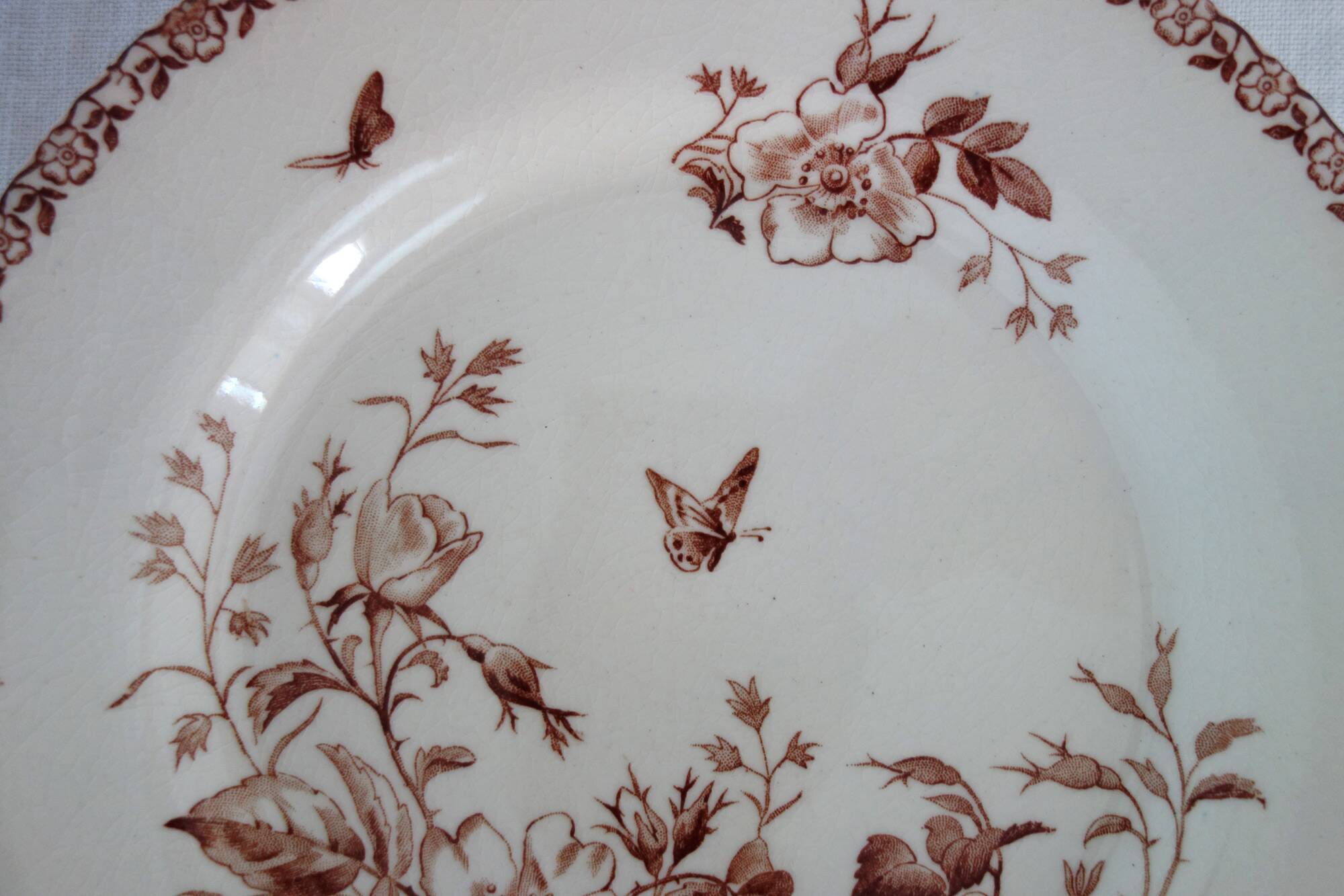 11 flat plates Terre De Fer Gien model Mai circa 1900