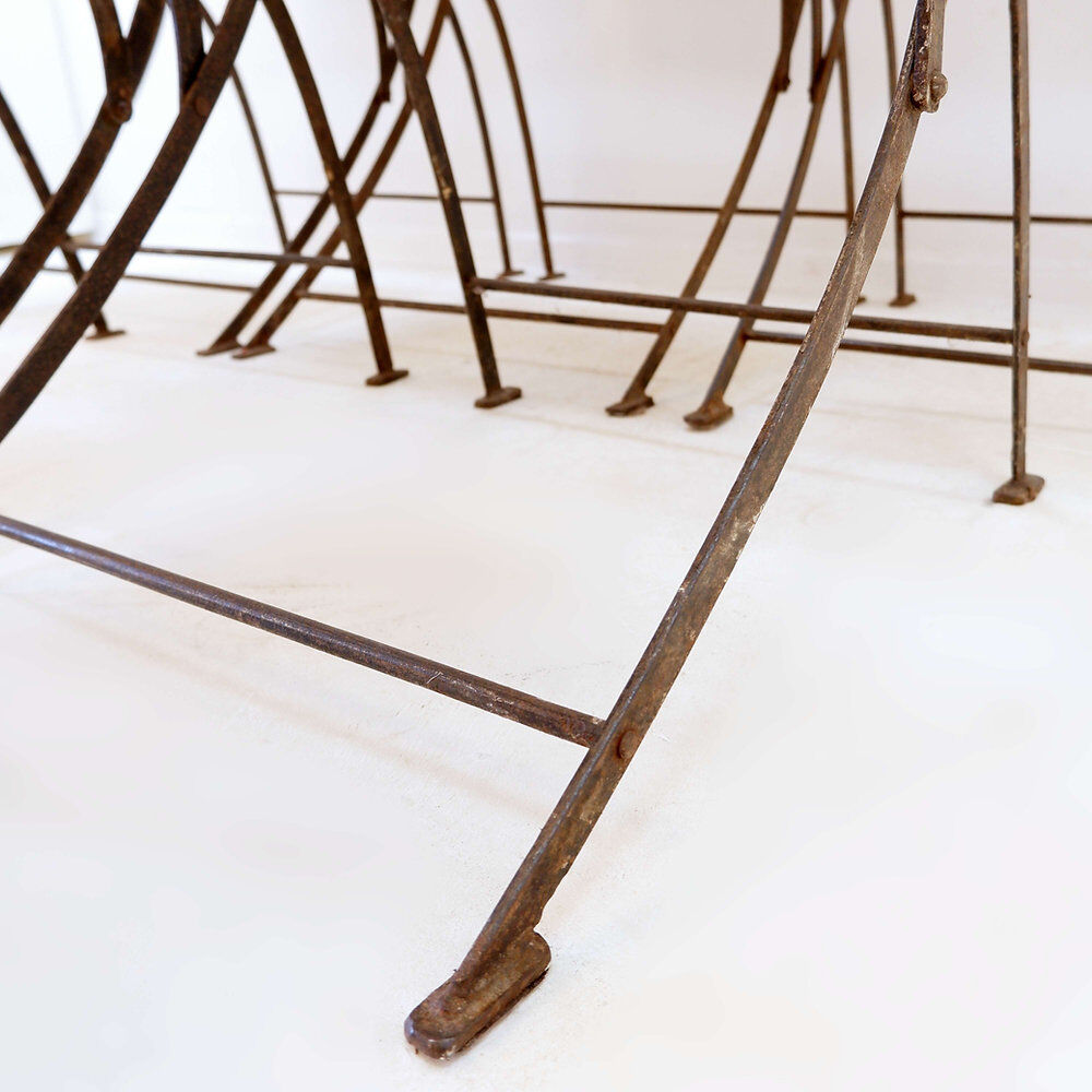 Set of 6 French mid-century folding chairs in wicker and iron, 1960s.