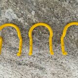 Série de 3 patères « Taka » par Cesar Rota Nodari Acerbis