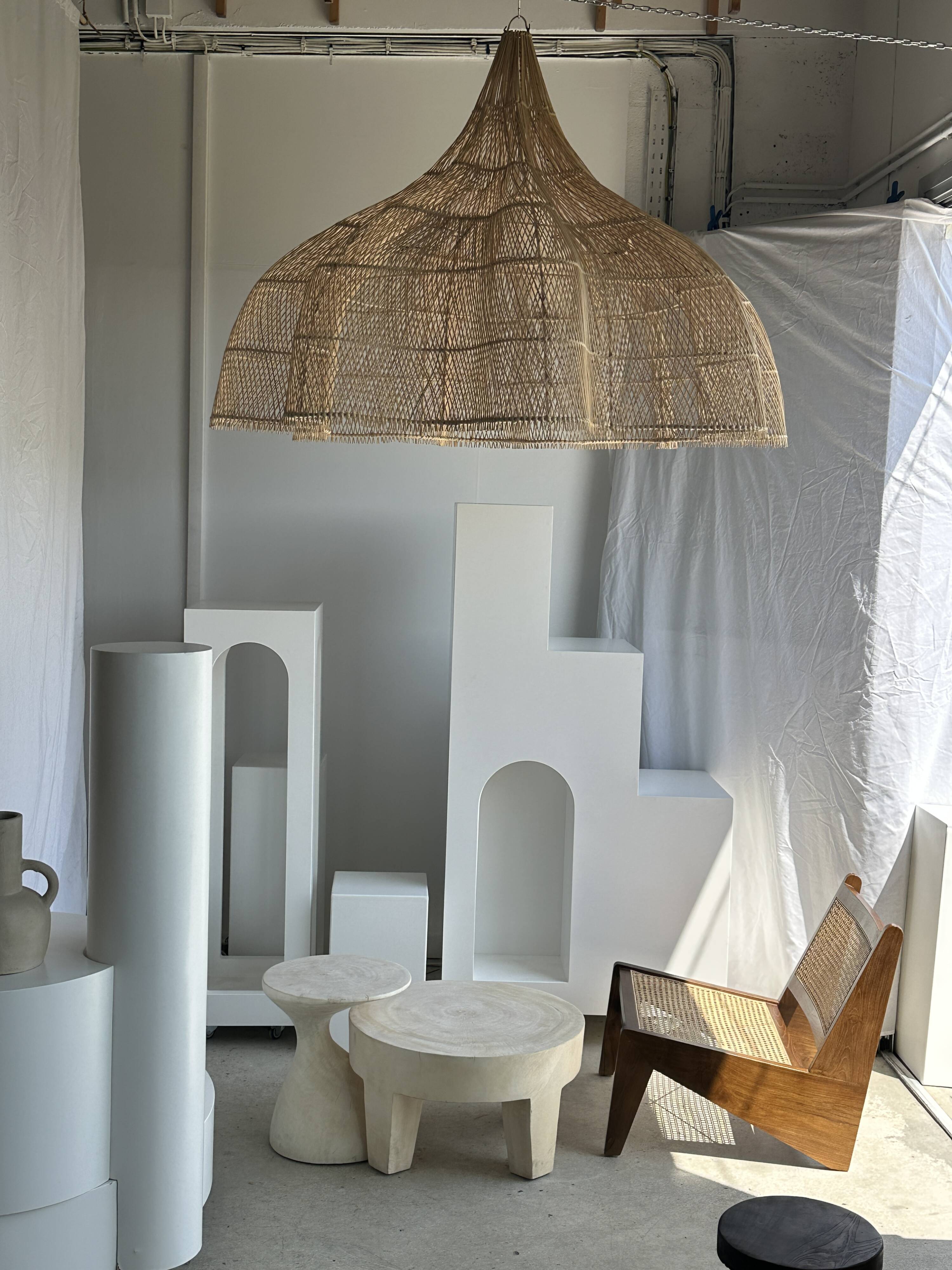 Immense rattan suspension in the shape of a flower, tulip, corolla H1m D1m50