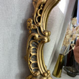 Miroir en bois et plâtre doré