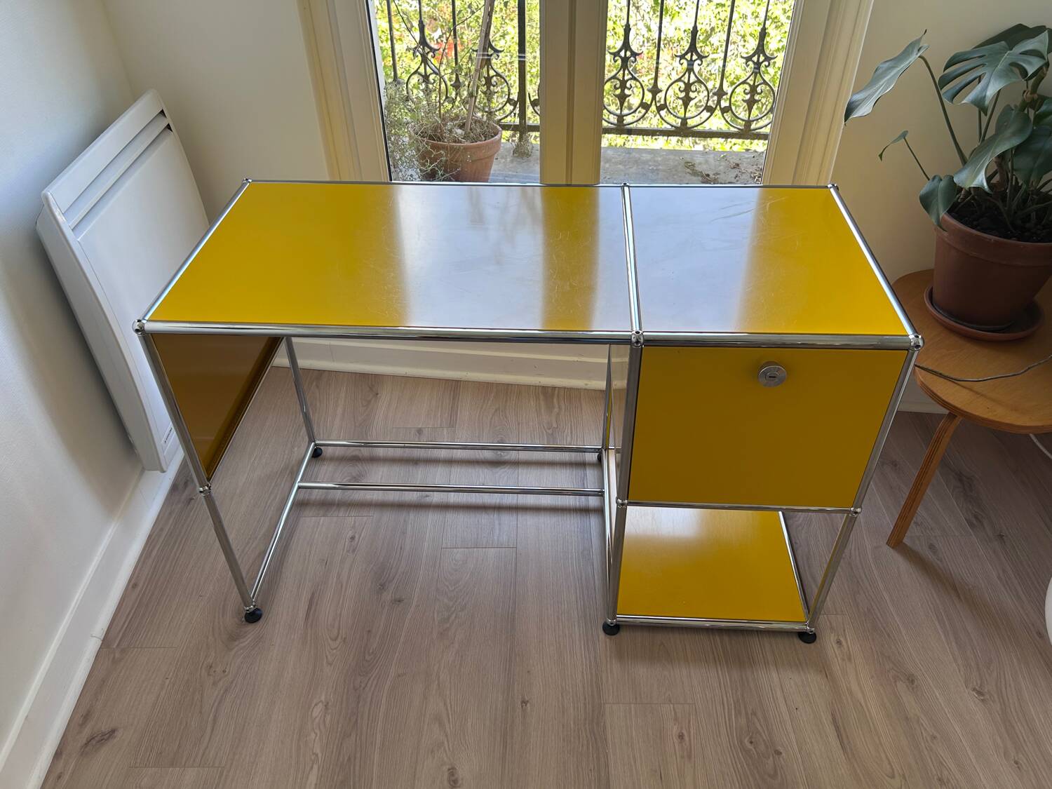 Bureau USM jaune