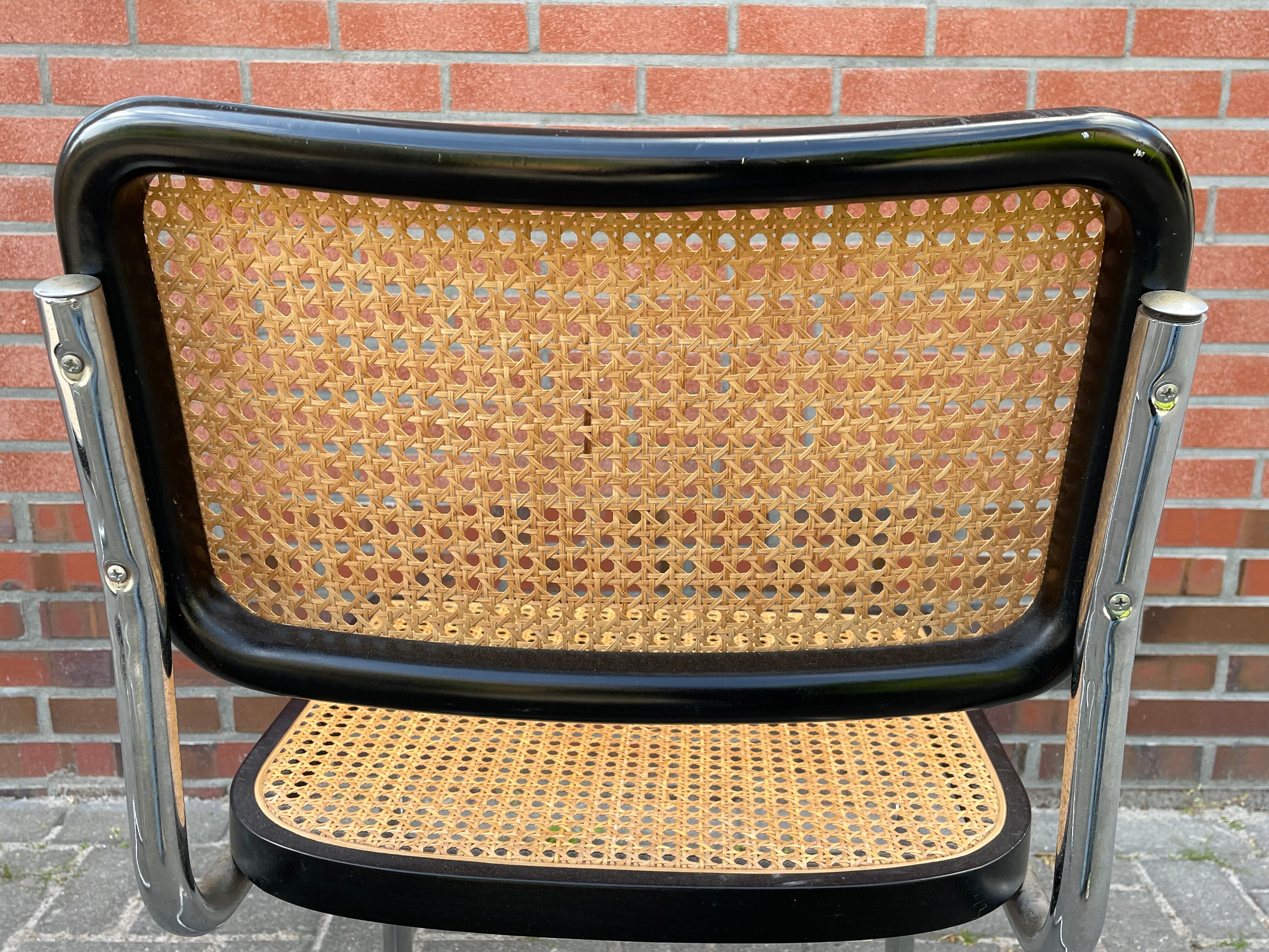 Set of 4 vintage chairs  Cesca B32 in black and chrome