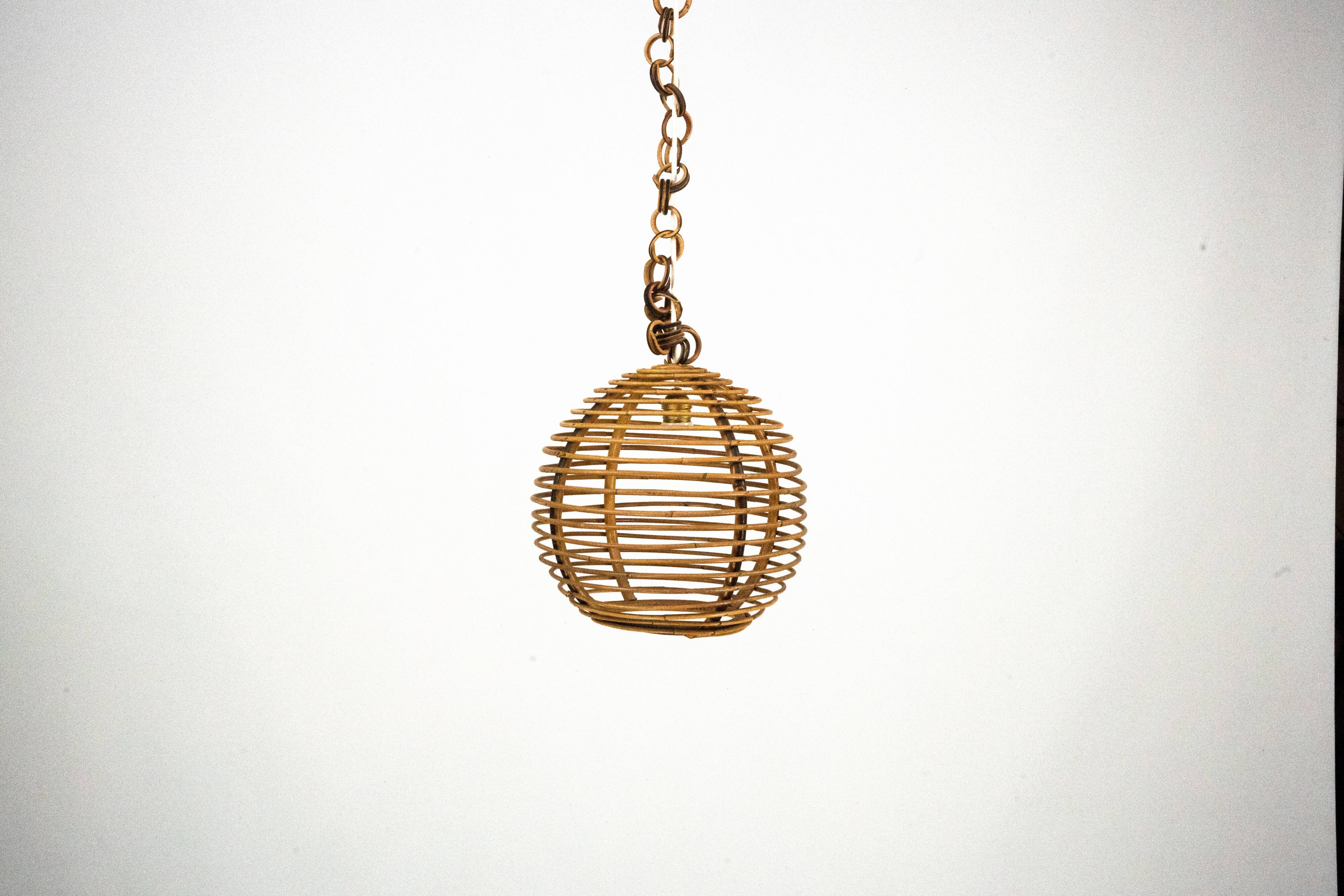 Chandelier en bambou sphérique vintage des années 1950