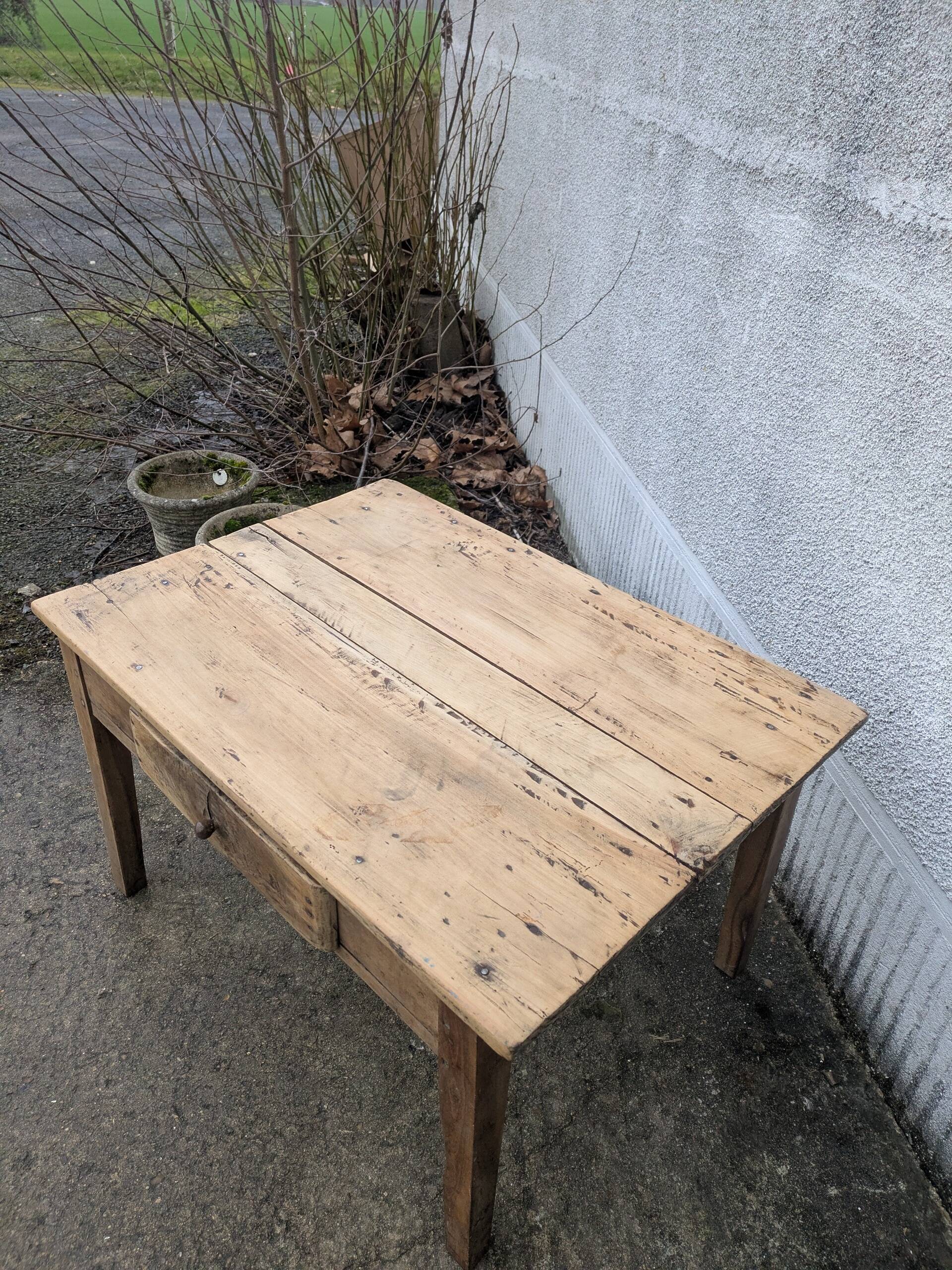 Low farmhouse table
