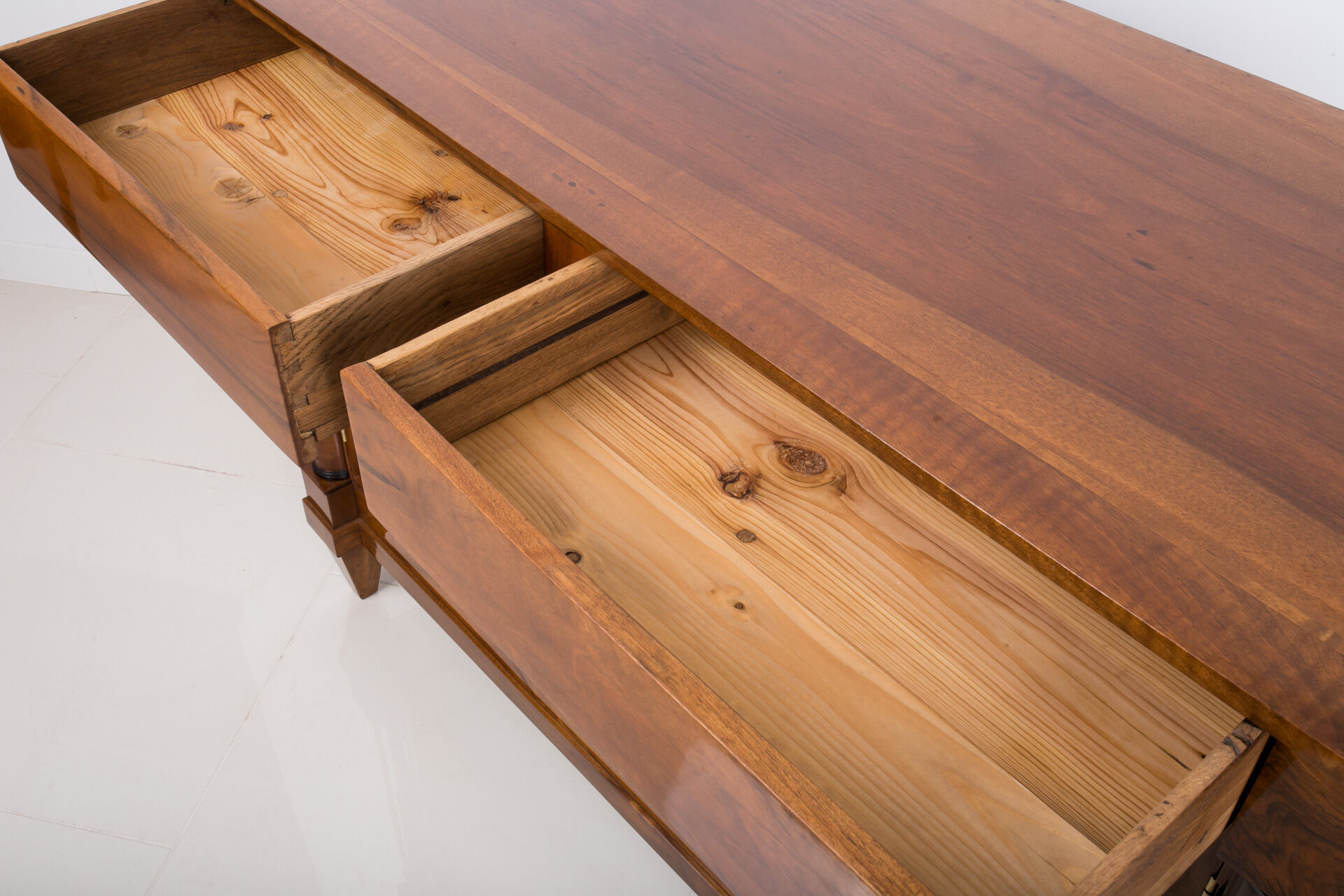 Commode Biedermeier, France, 19ème siècle.