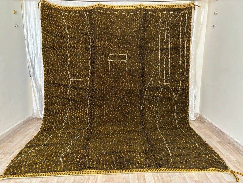 Moroccan Berber rug made of pure wool, handcrafted, size 140 x 260 cm.