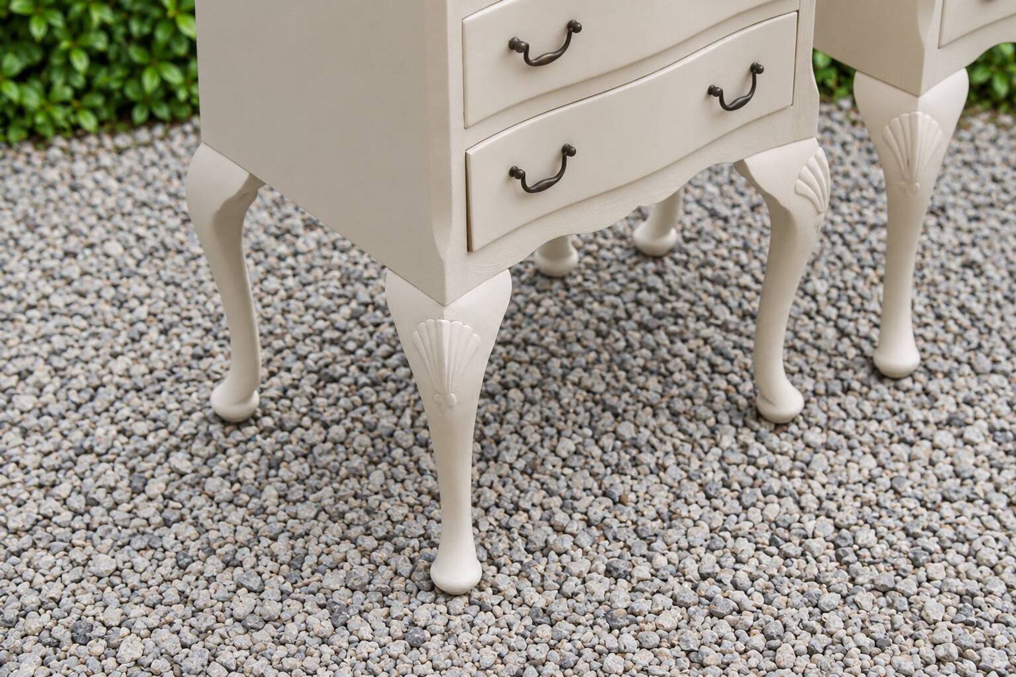 Pair of renovated antique bedside tables – Ivory from Orfèvres Libéron – 3 drawers