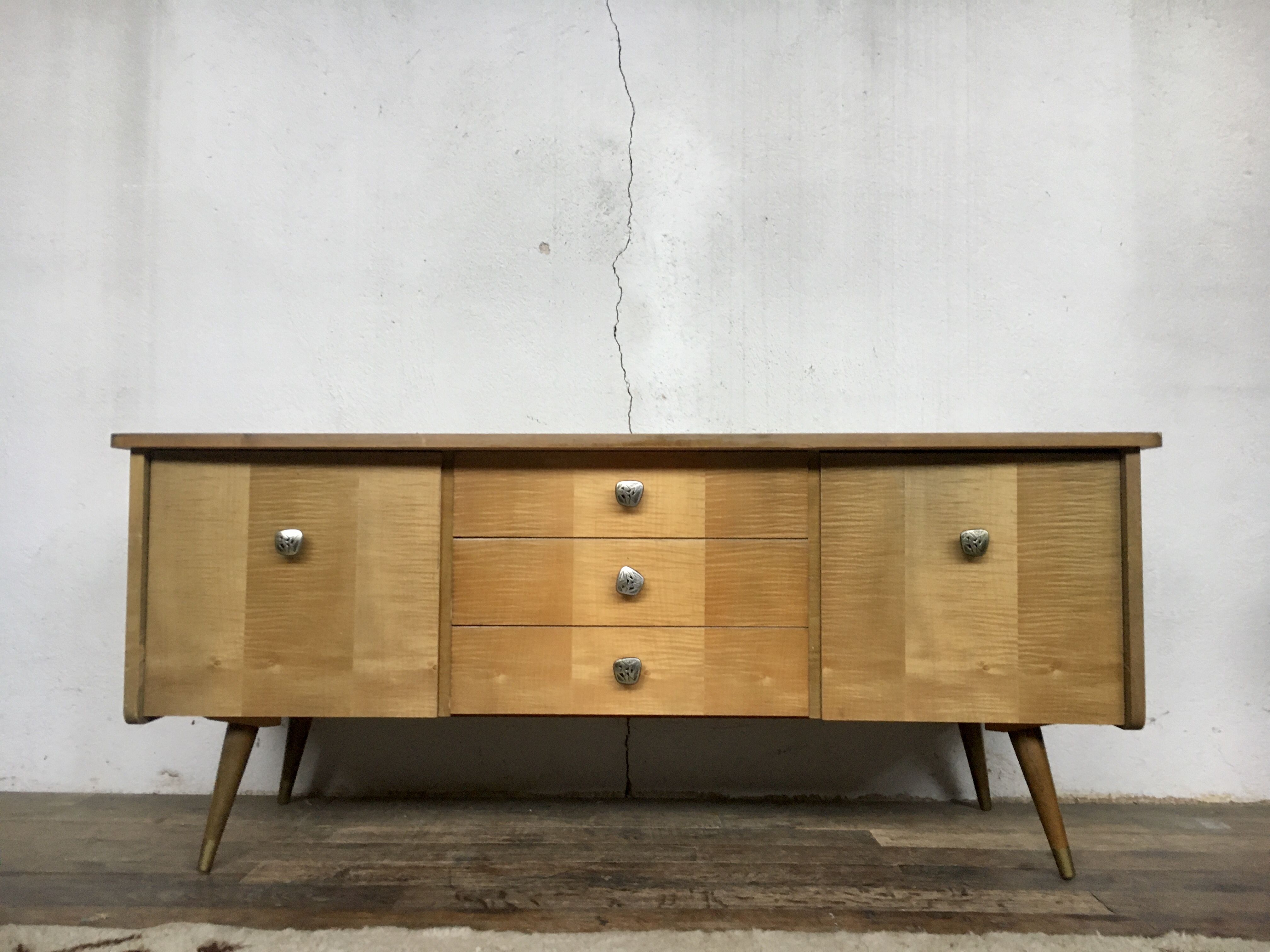 Enfilade furniture tv vintage feet compass Scandinavian style
