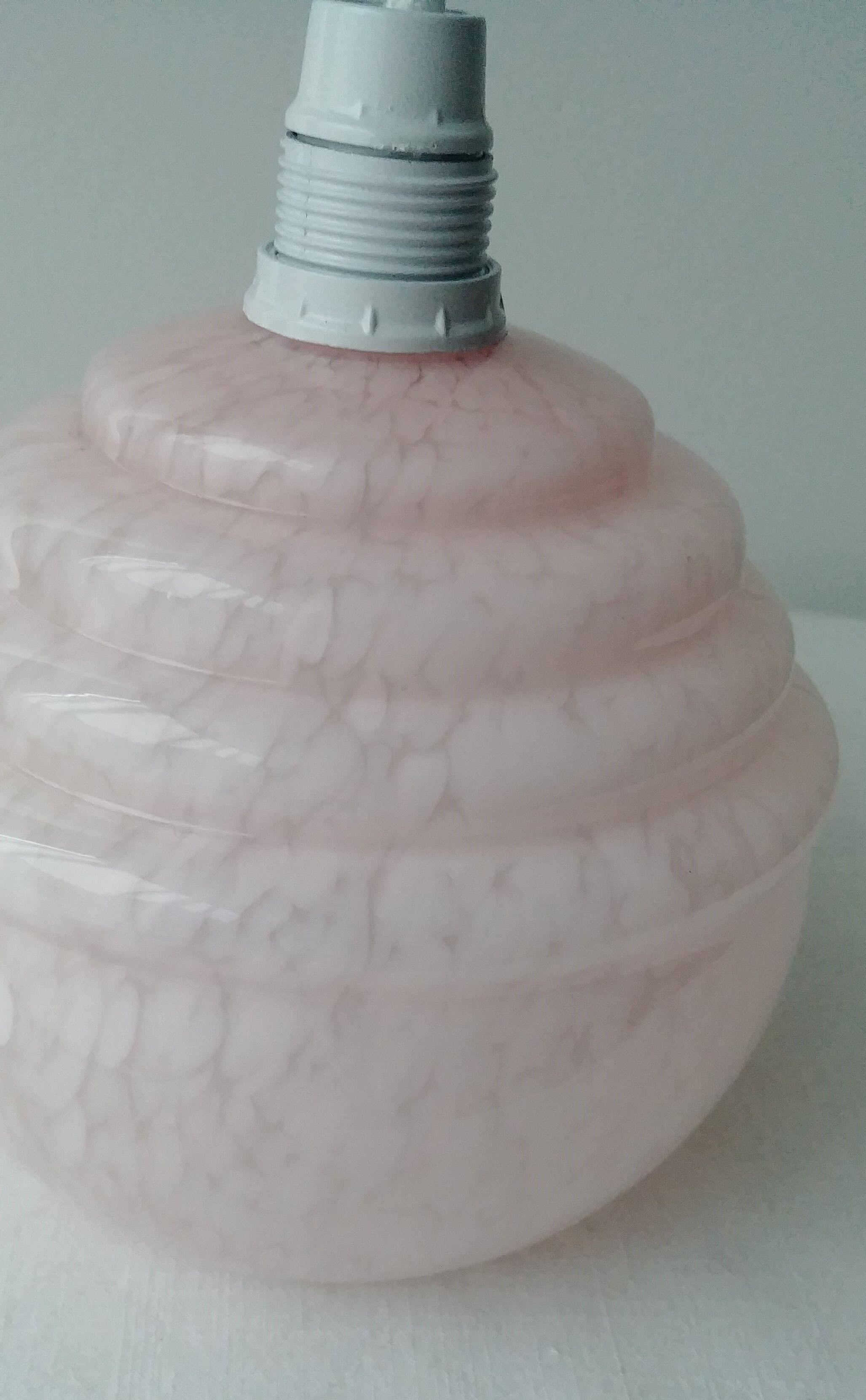 Hanging lamp of speckled pink clichy