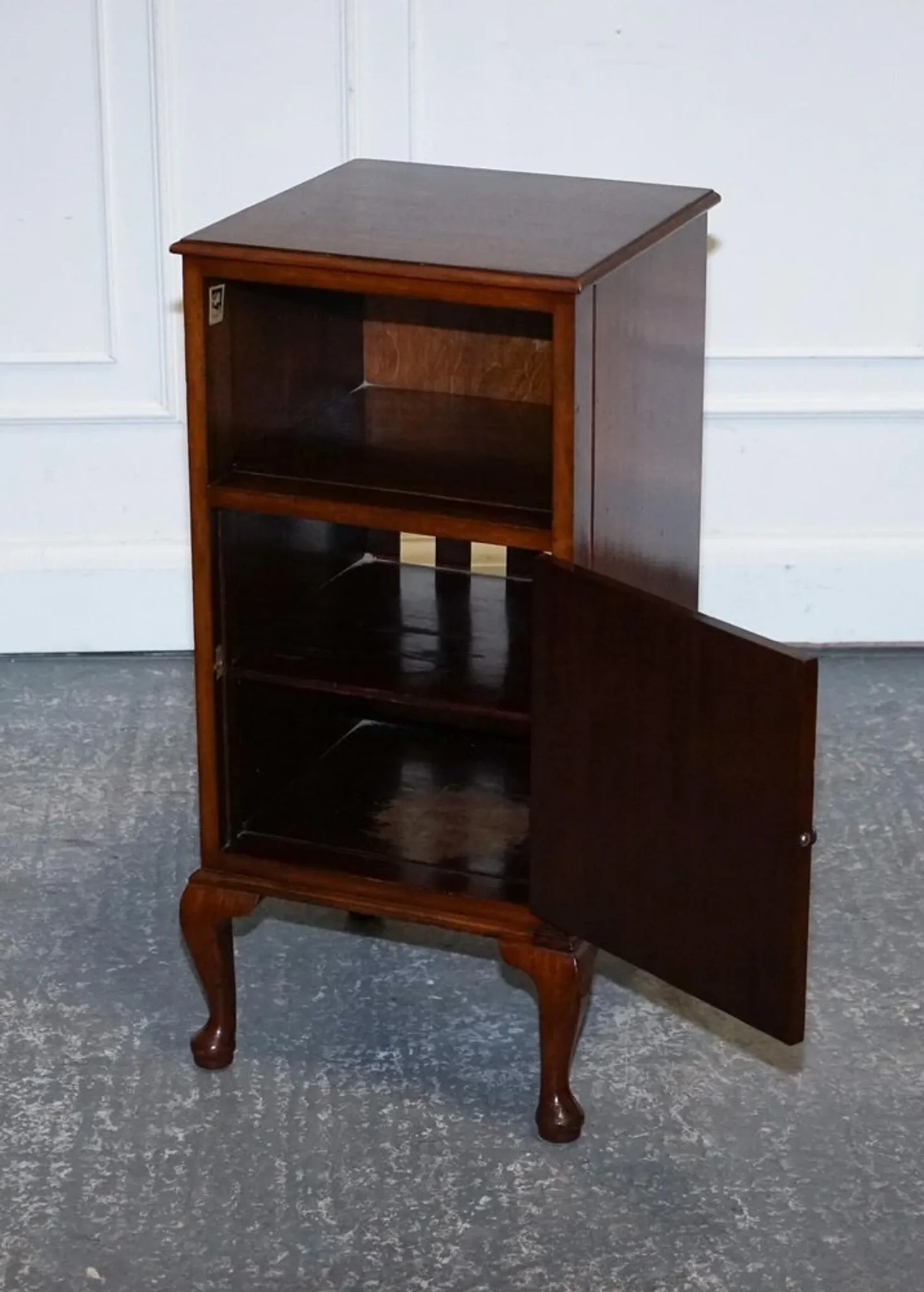 Table de Chevet Art Déco en Bois Dur, 1920s
