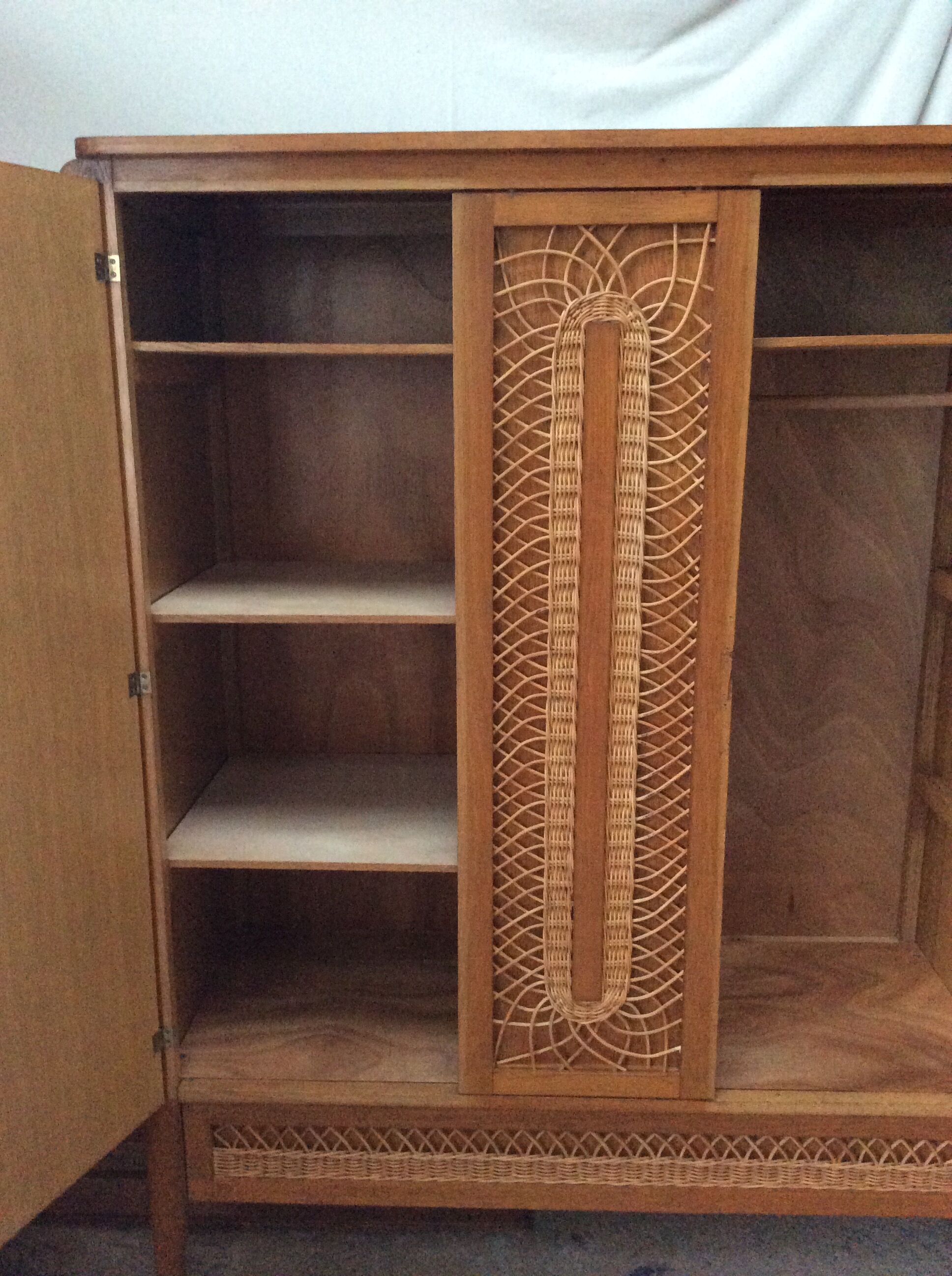 Vintage rattan Cabinet