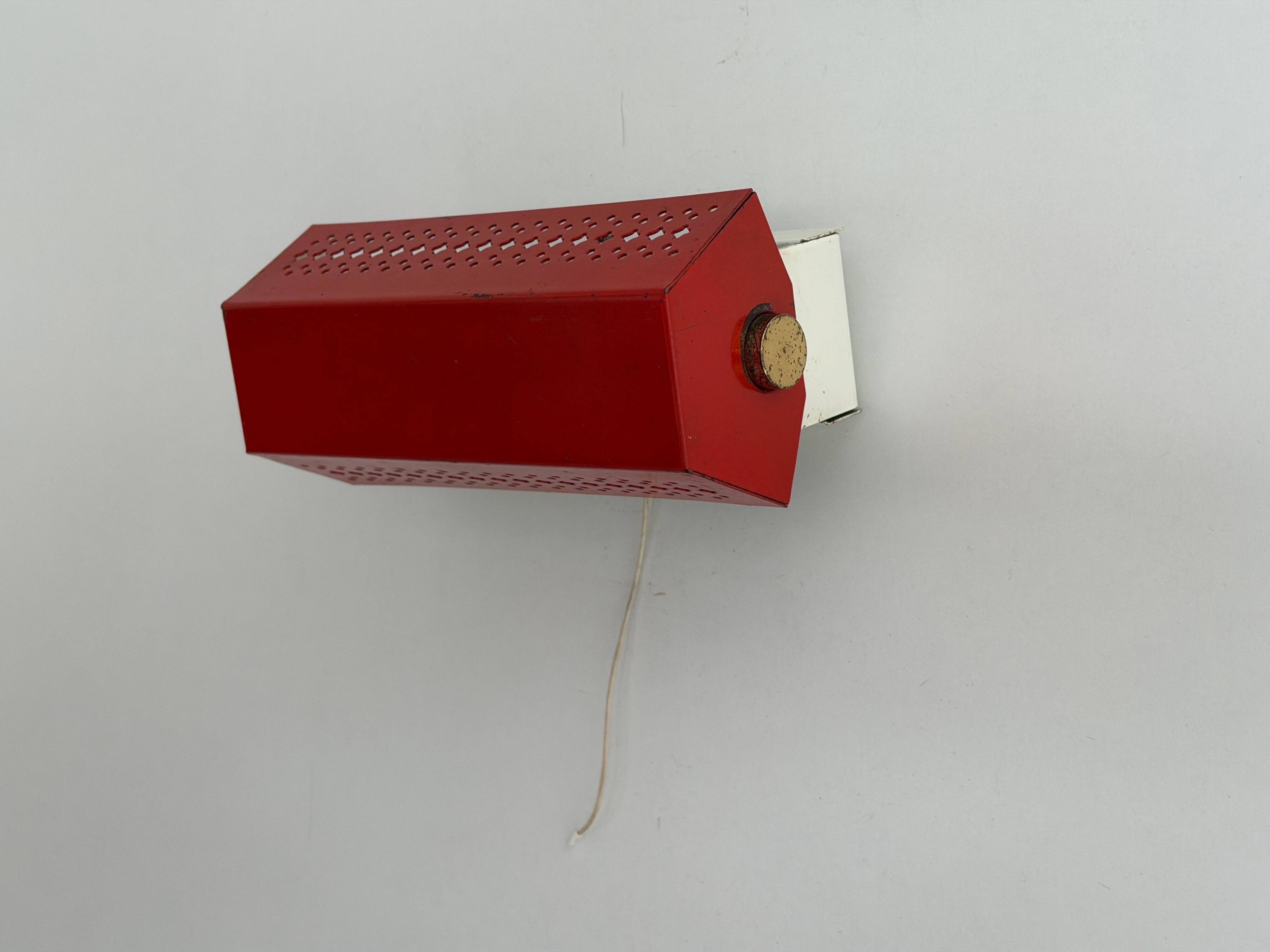 Applique en métal rouge du milieu du siècle par N Leuchten, 1960, Allemagne