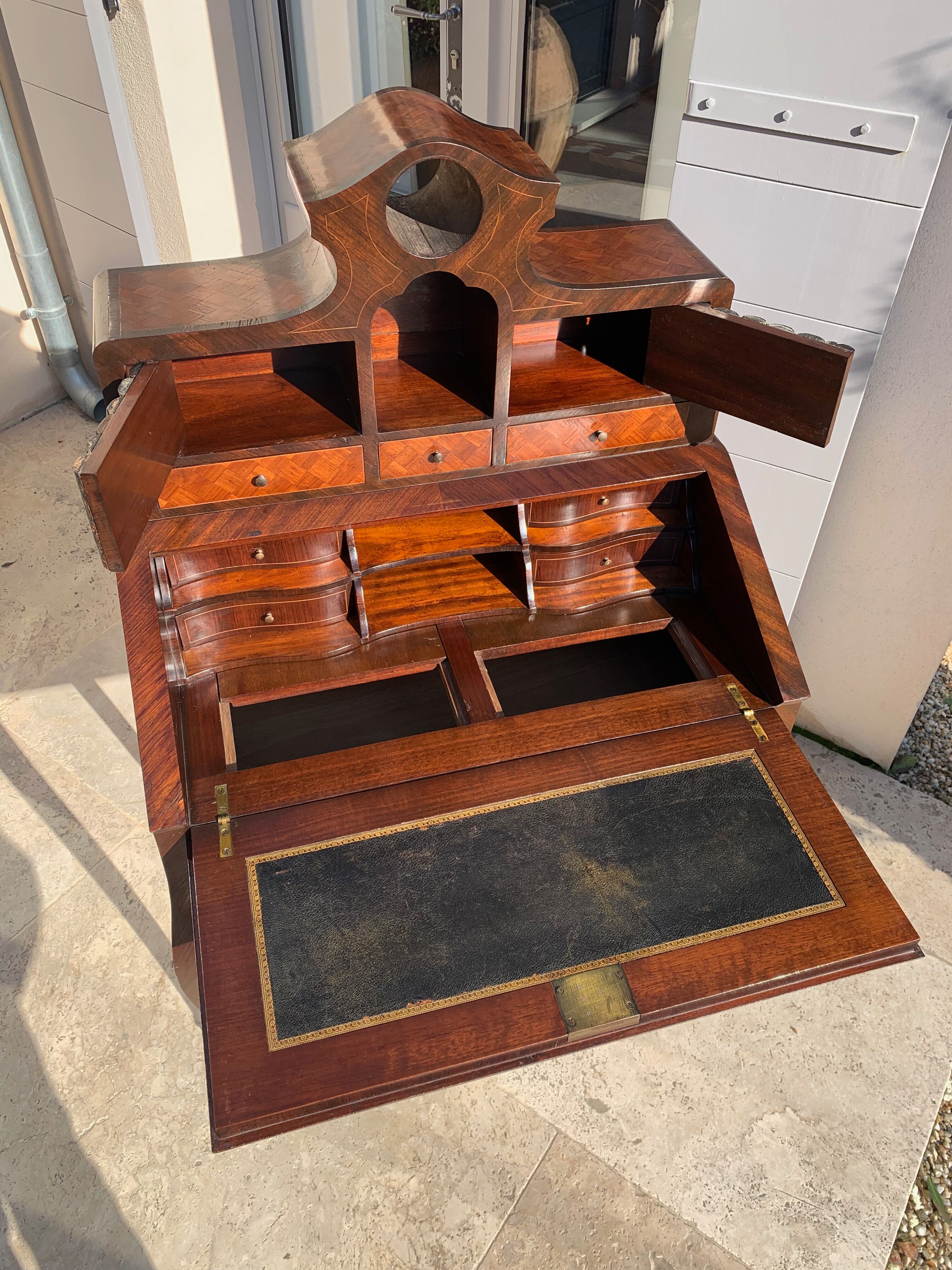 Happiness of the day style Louis XV of the nineteenth century in marquetry