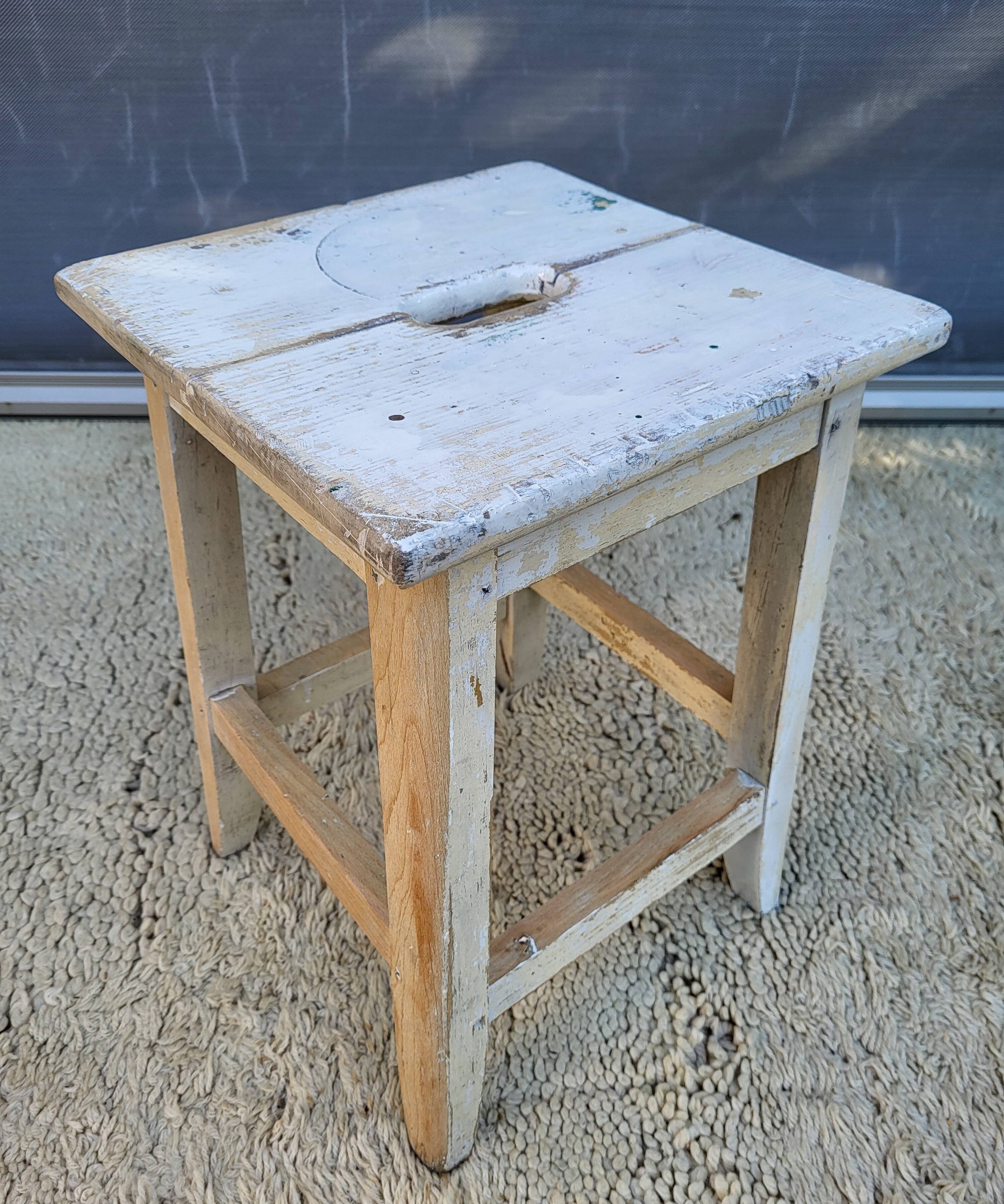 Vintage stool with grip