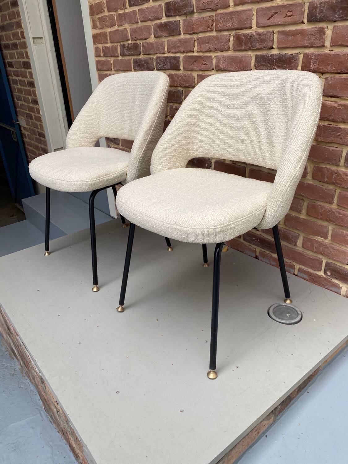 Set of 6 conference chairs