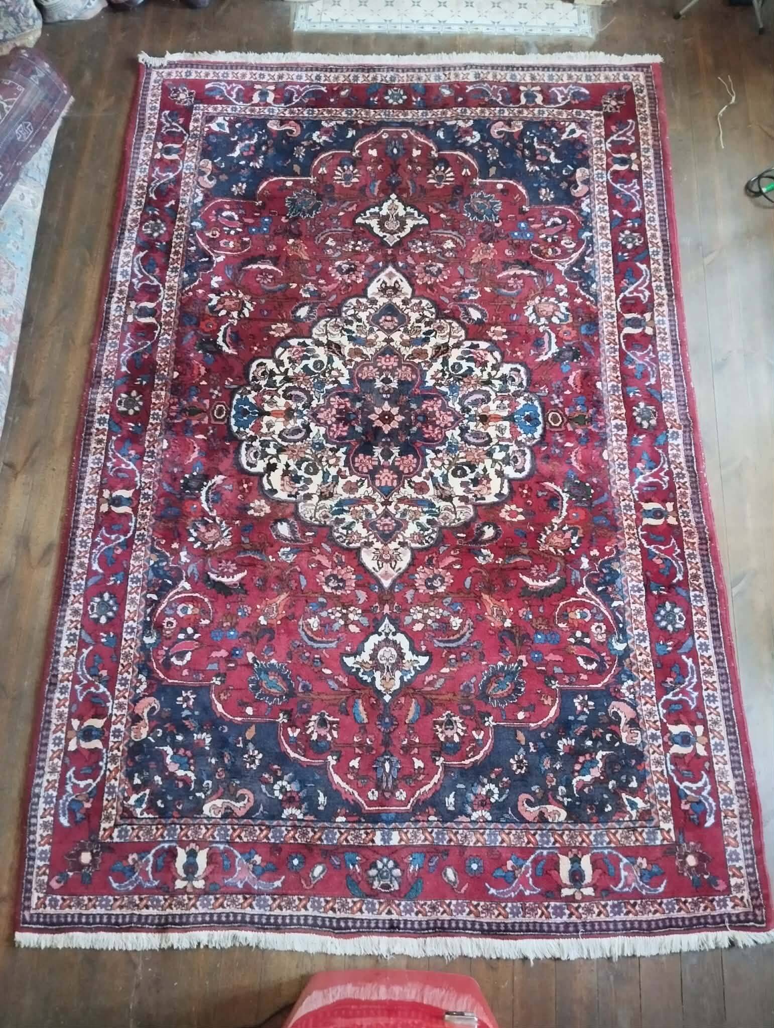 Handmade Bachtiar Persian carpet 320x214cm