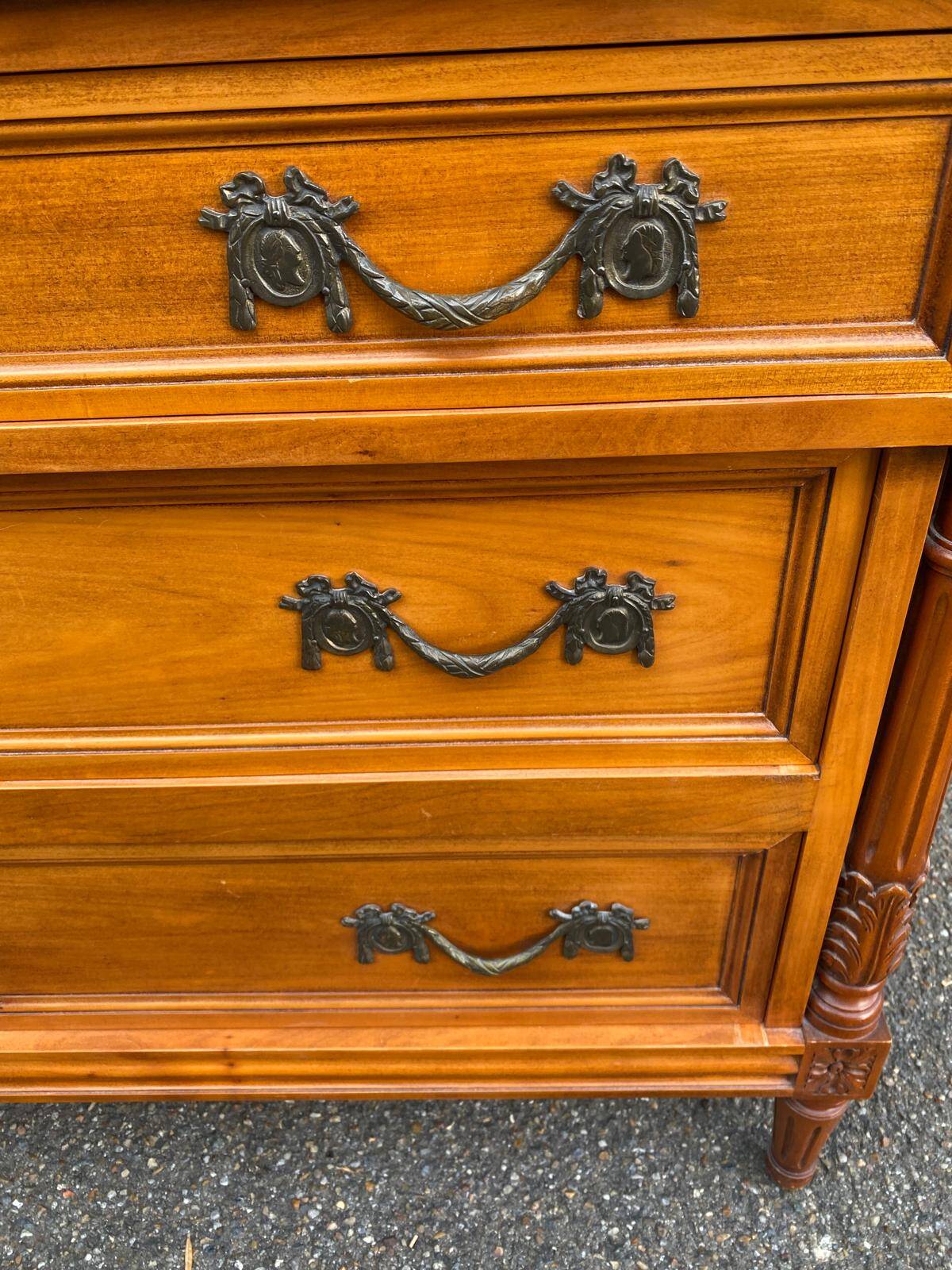 Louis XVI commode in solid cherry wood — Quality Furniture Label 1976