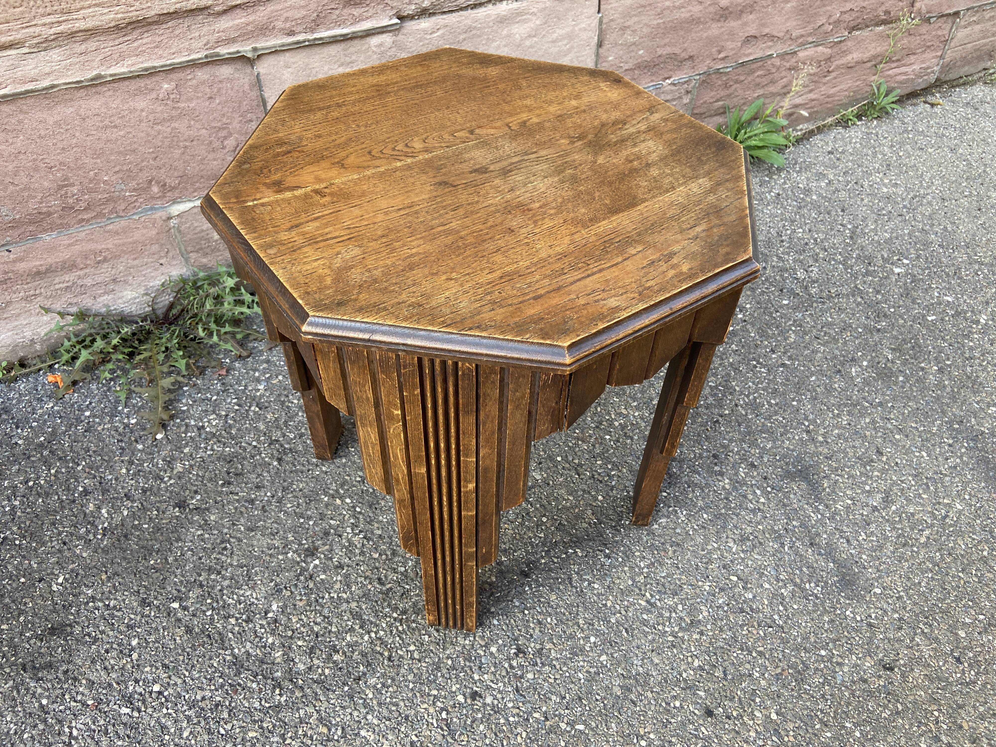 Selette Art Deco style octagonal pedestal table