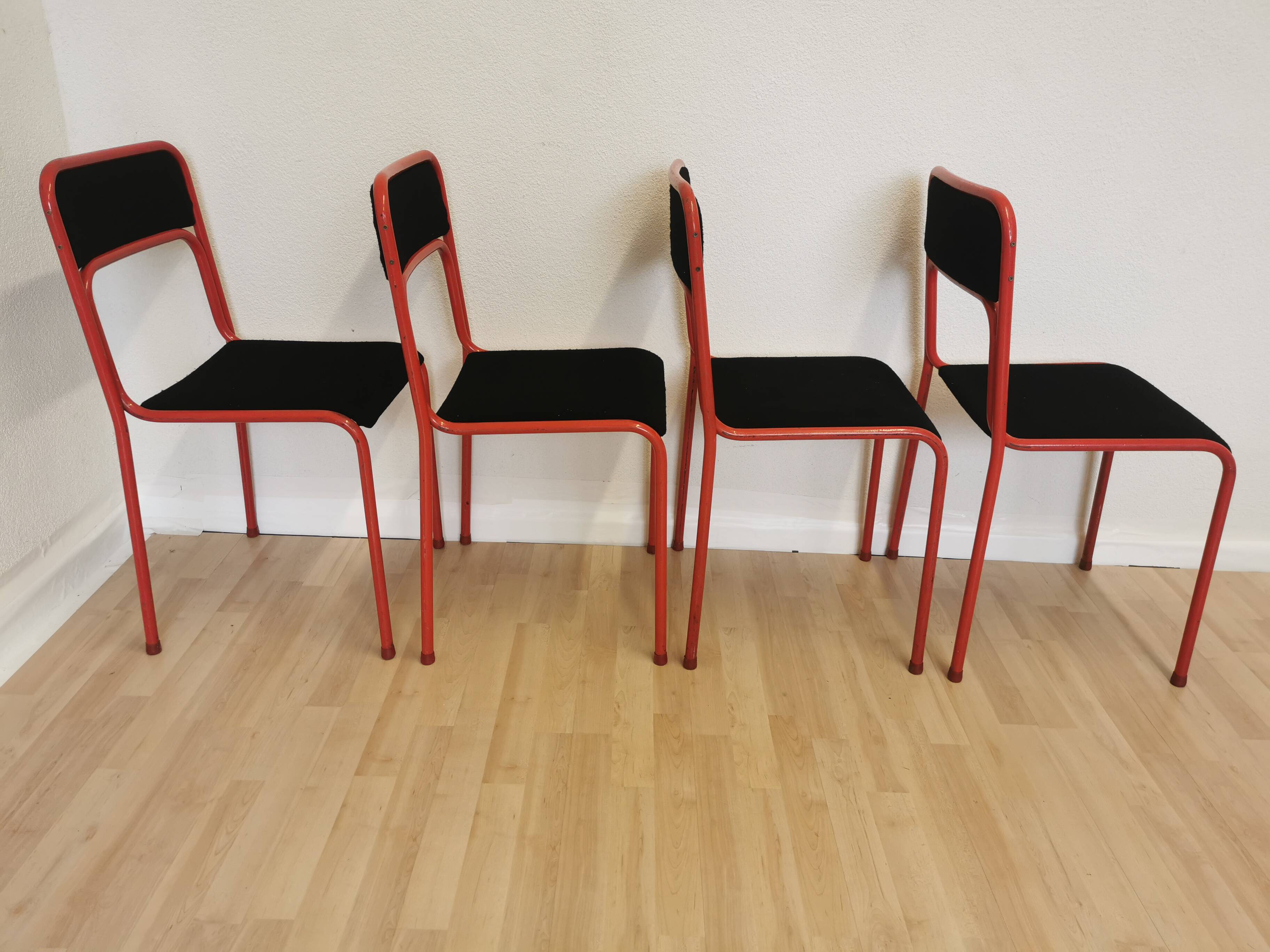 Set of 4 1970s Red & Black Metal Chair: Space Age Stackable Dining Chair