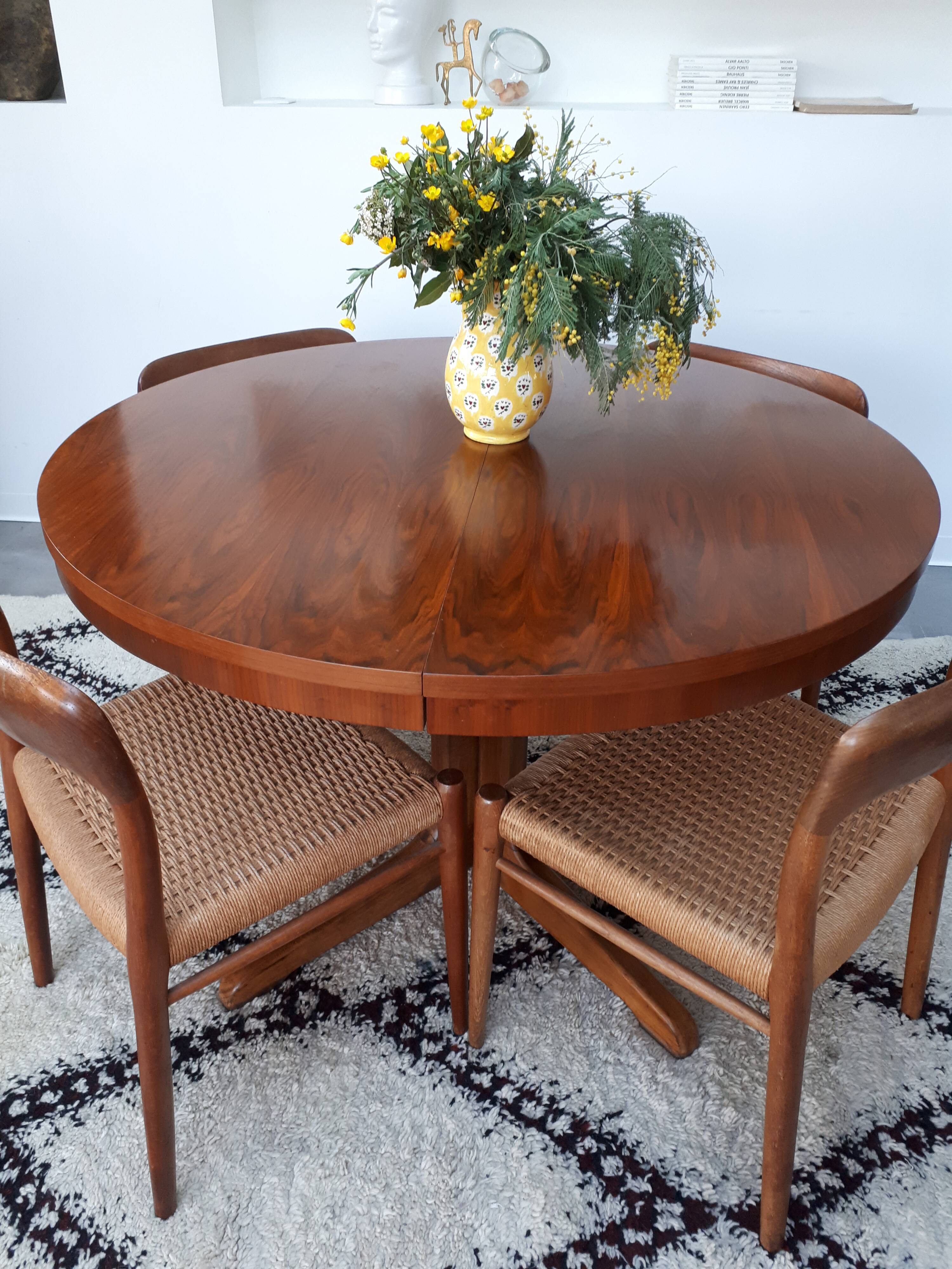 Table ronde par Baumann des années 60