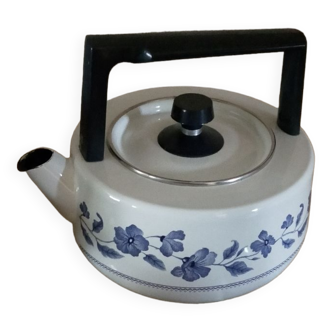 Enameled kettle