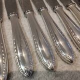12 silver-plated metal table knives by Christofle Albatros, 24.7 cm.