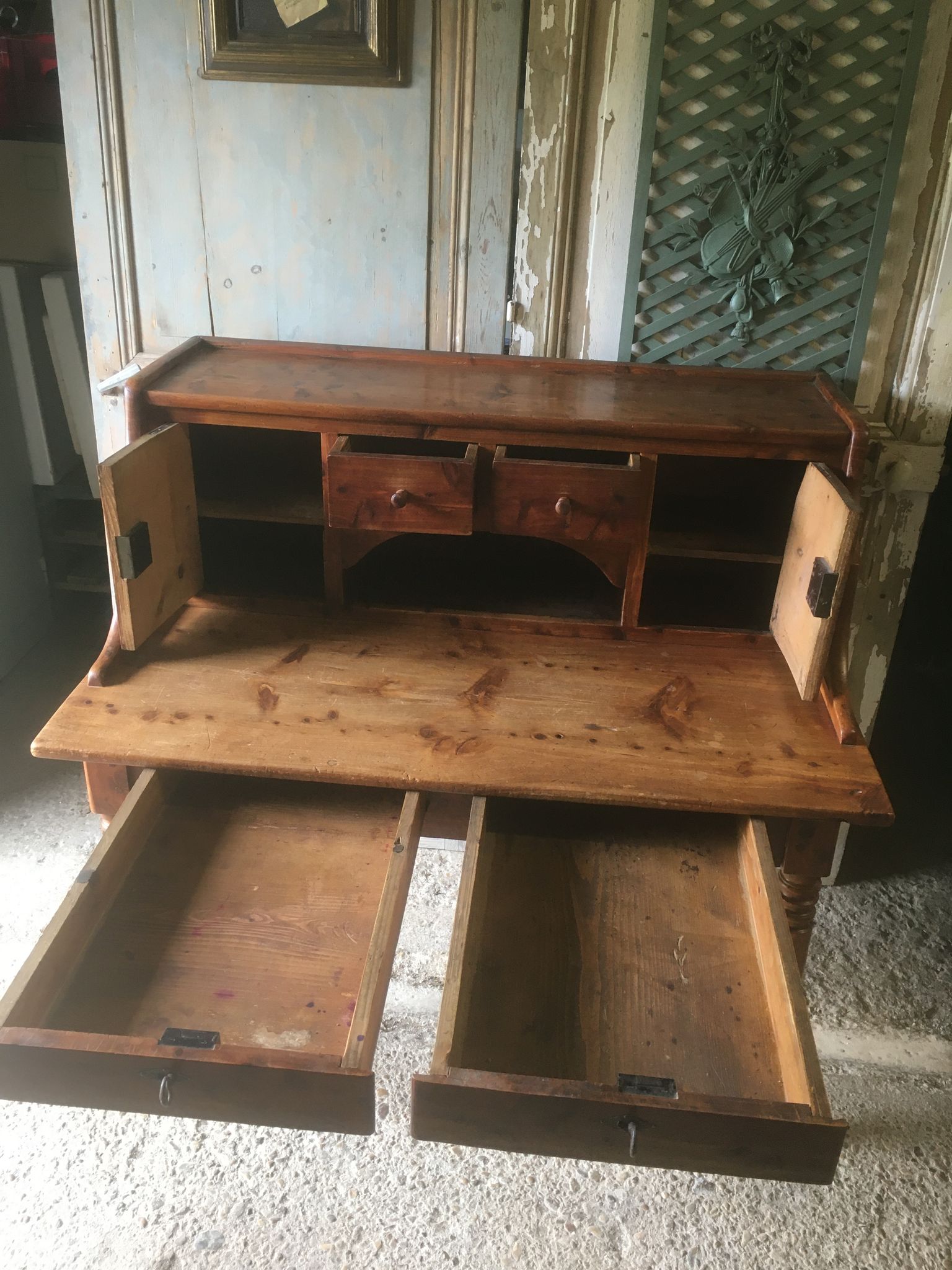 Bureau à gradins en pitchpin